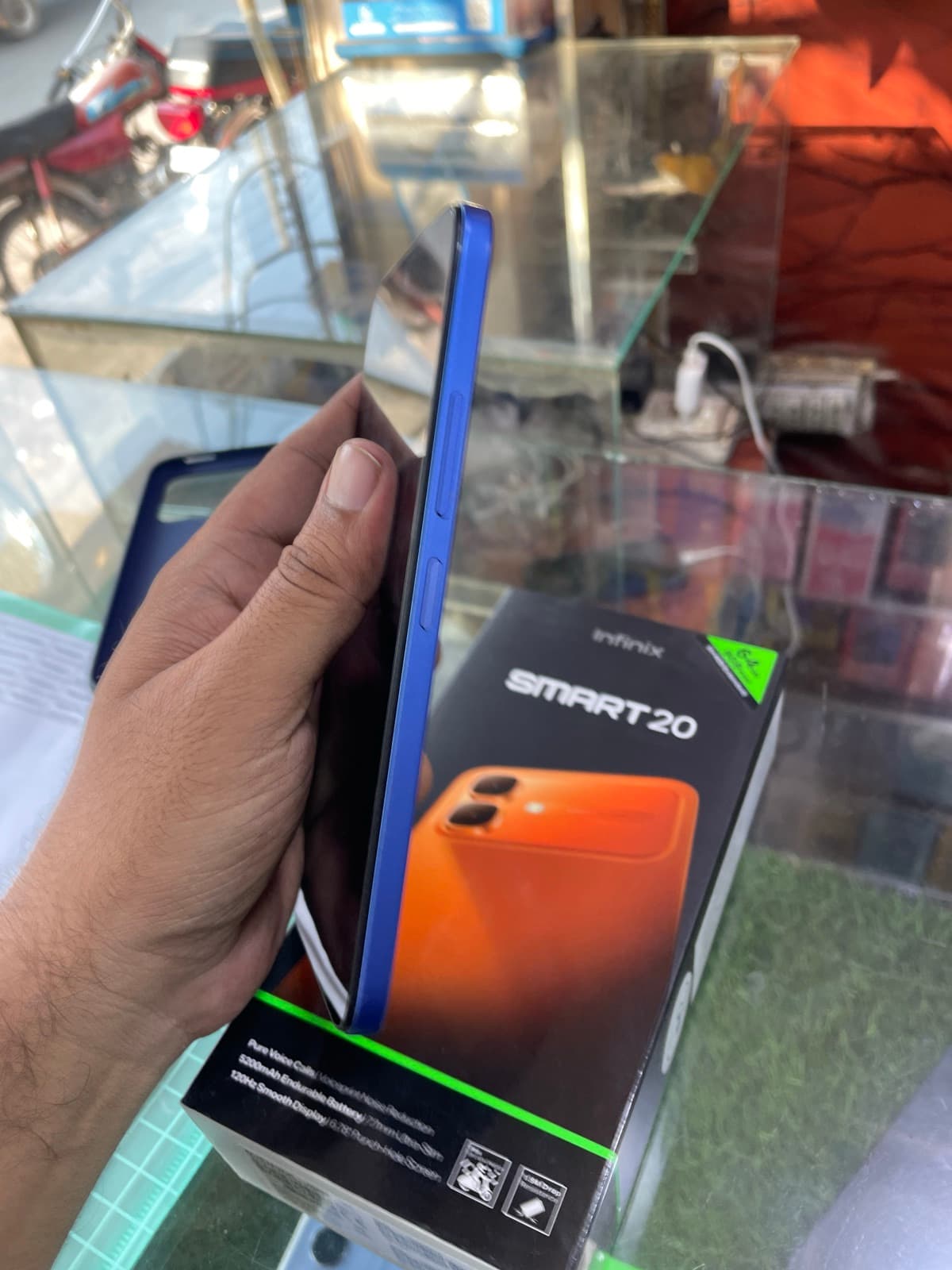 Infinix Smart 20 4GB / 64GB in Cloudline Blue — photo 4