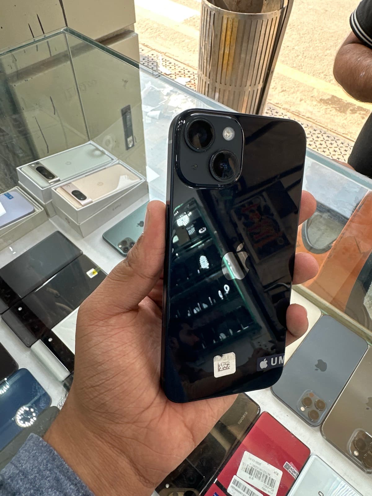 Apple iPhone 14 128GB in Midnight — photo 1