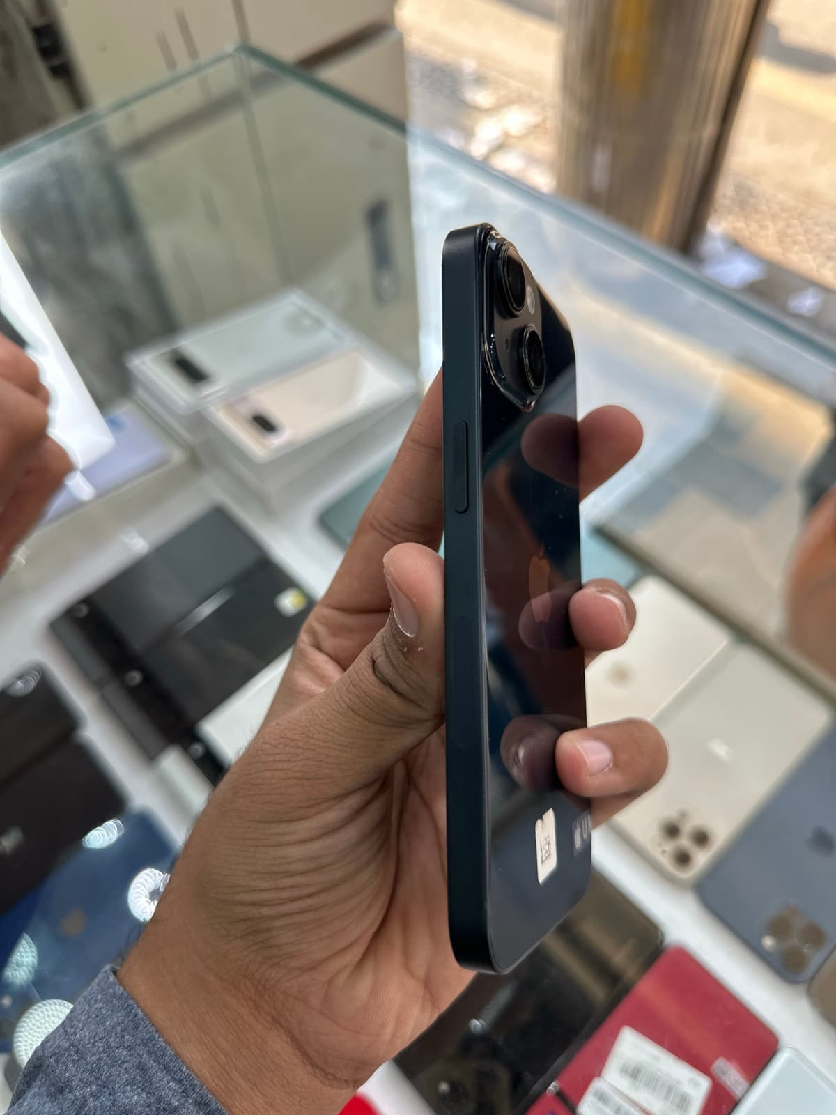 Apple iPhone 14 128GB in Midnight — photo 2