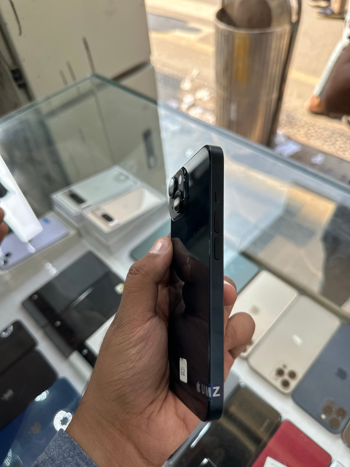 Apple iPhone 14 128GB in Midnight — photo 3