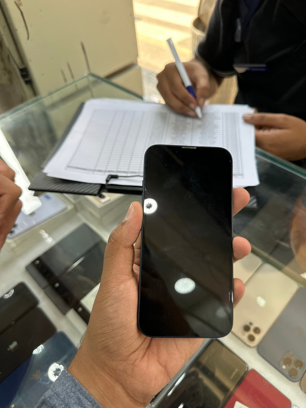 Apple iPhone 14 128GB in Midnight — photo 5