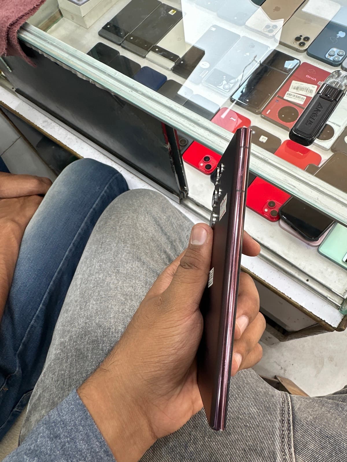 Samsung Galaxy S22 Ultra 12GB / 256GB in Burgundy — photo 3