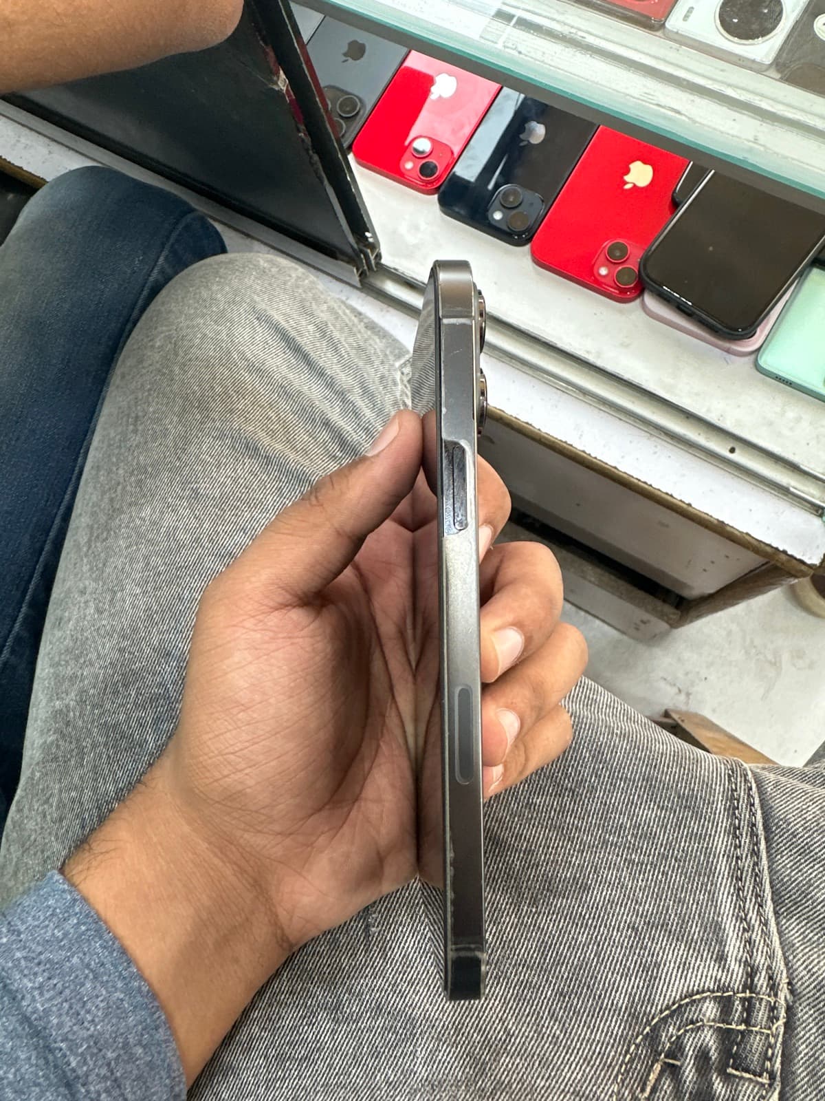 Apple iPhone 13 Pro Max 128GB in Graphite — photo 3