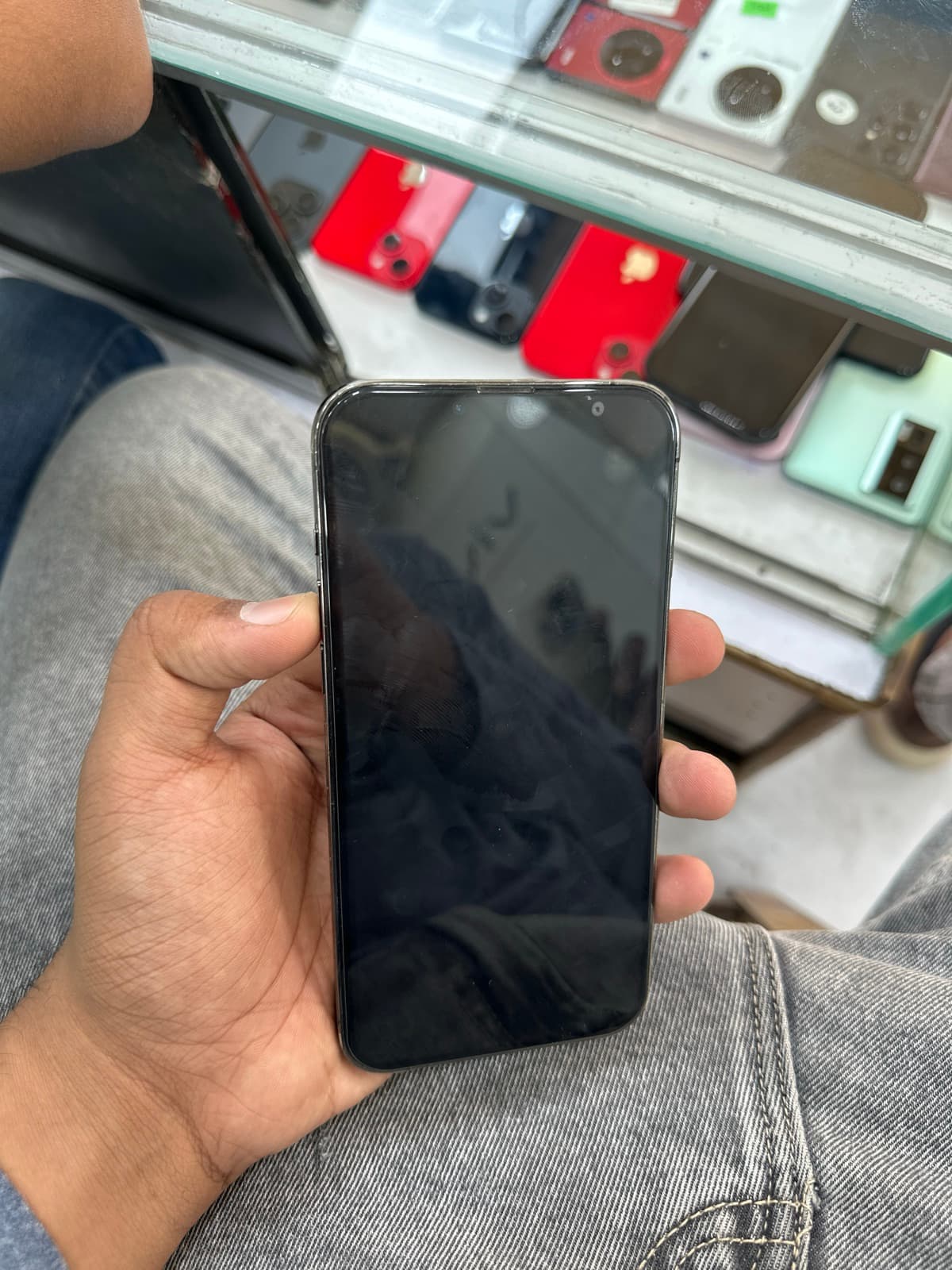 Apple iPhone 13 Pro Max 128GB in Graphite — photo 4