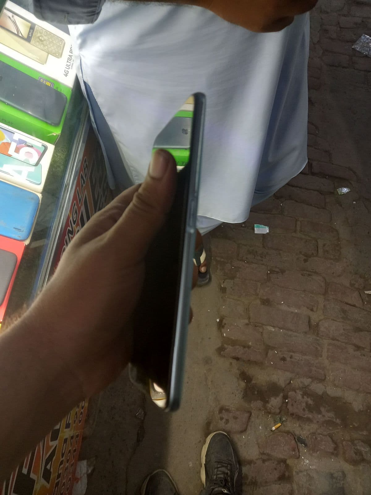 Oppo A96 8GB / 128GB in Sunset Blue — photo 4