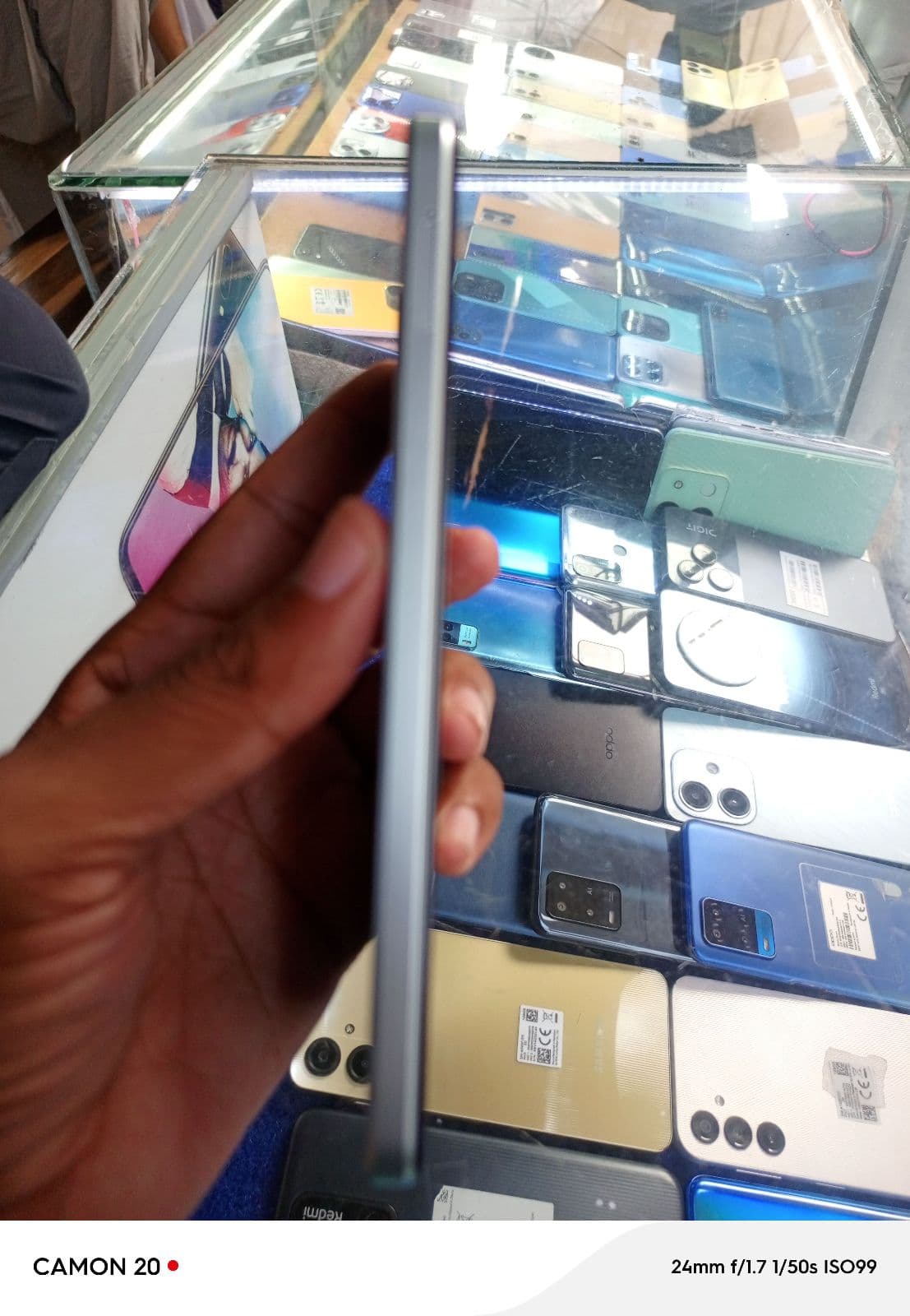 Vivo Y18 4GB / 128GB in Gem Green — photo 3