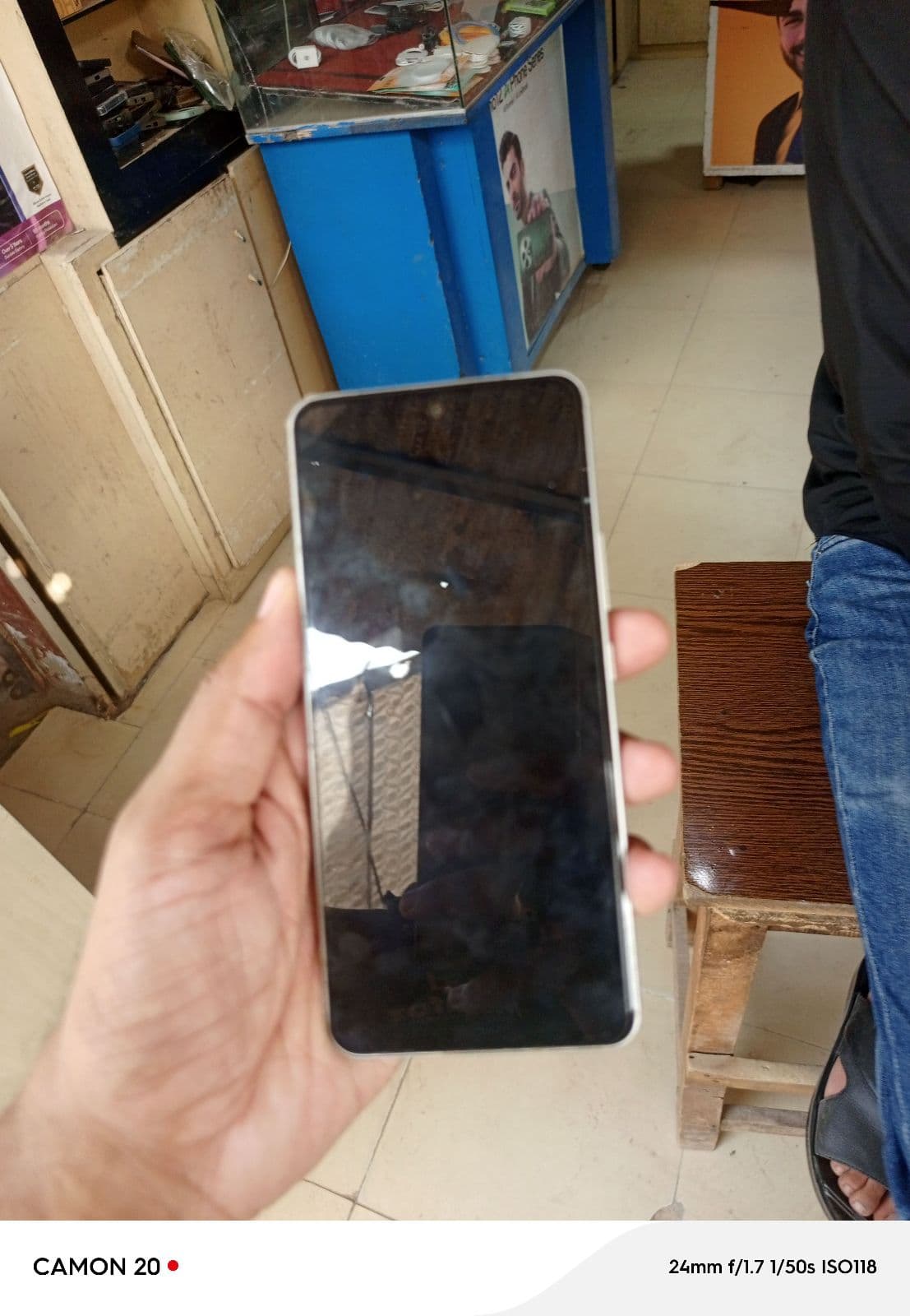 Vivo Y400 5G 8GB / 256GB in Glam White — photo 2