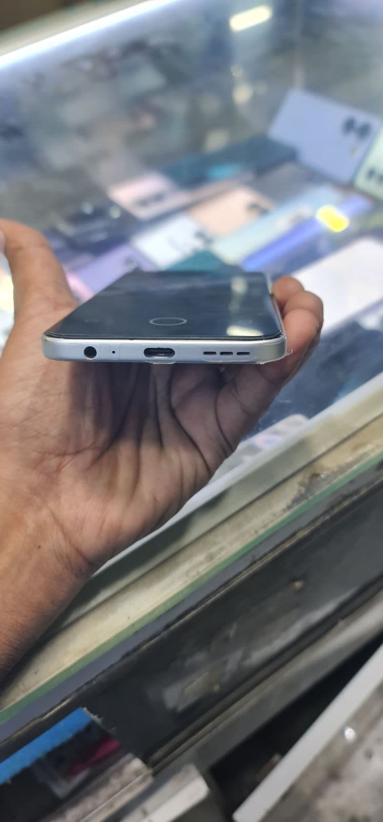 Infinix Hot 60 Pro 8GB / 128GB in Titanium Silver — photo 3