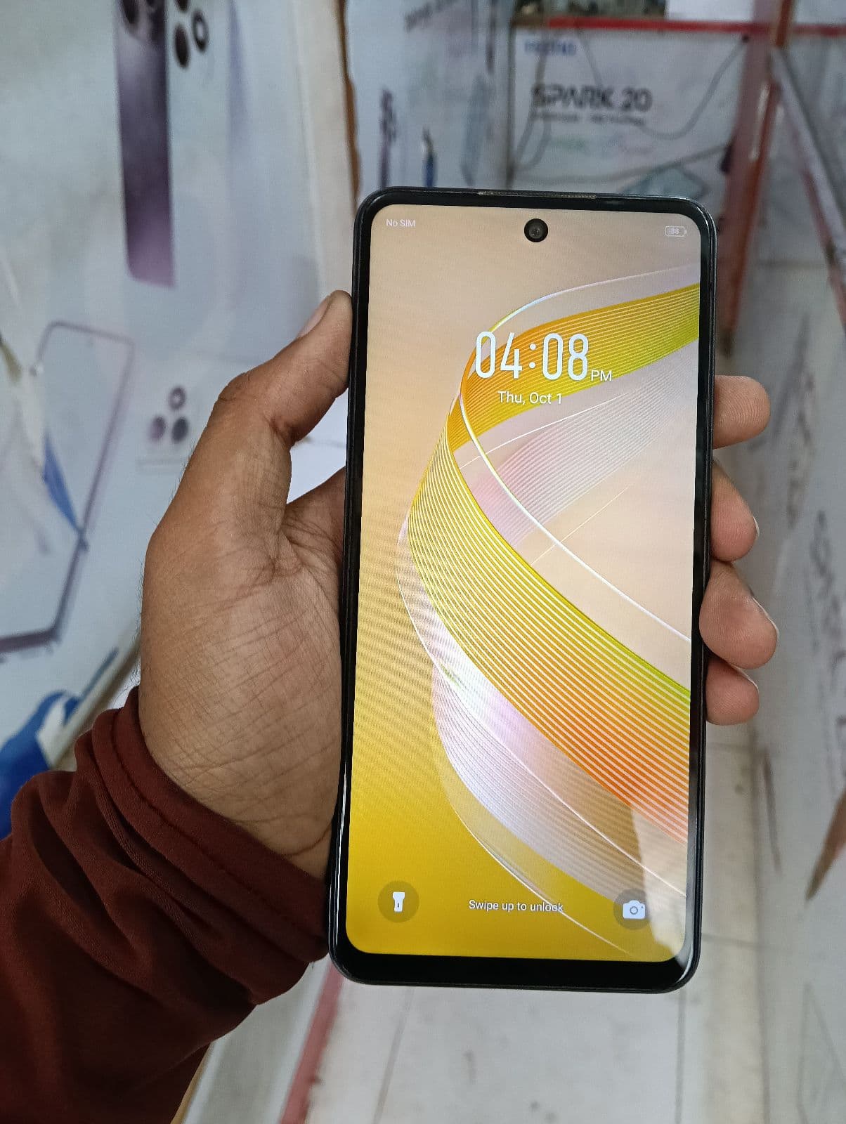 Infinix Smart 8 4GB / 64GB in Timber Black — photo 2