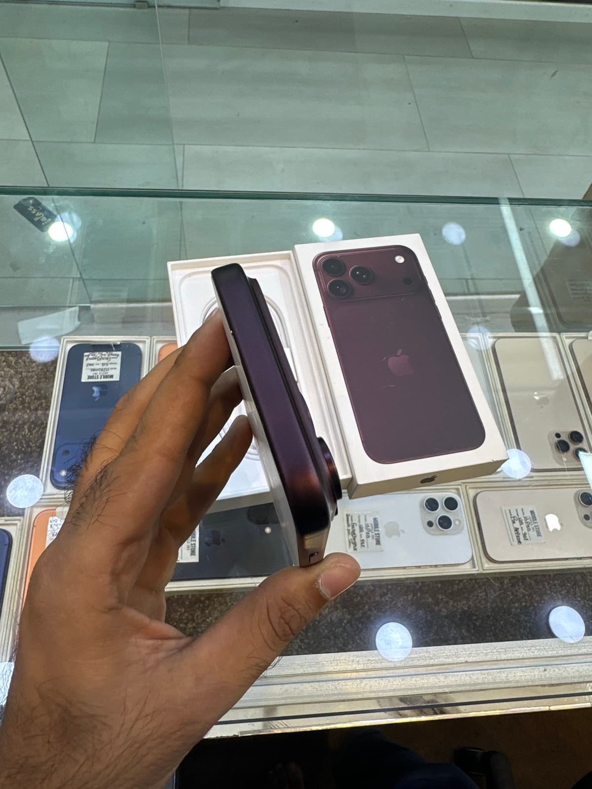 Apple iPhone 18 Pro Max 256GB in Burgundy — photo 5