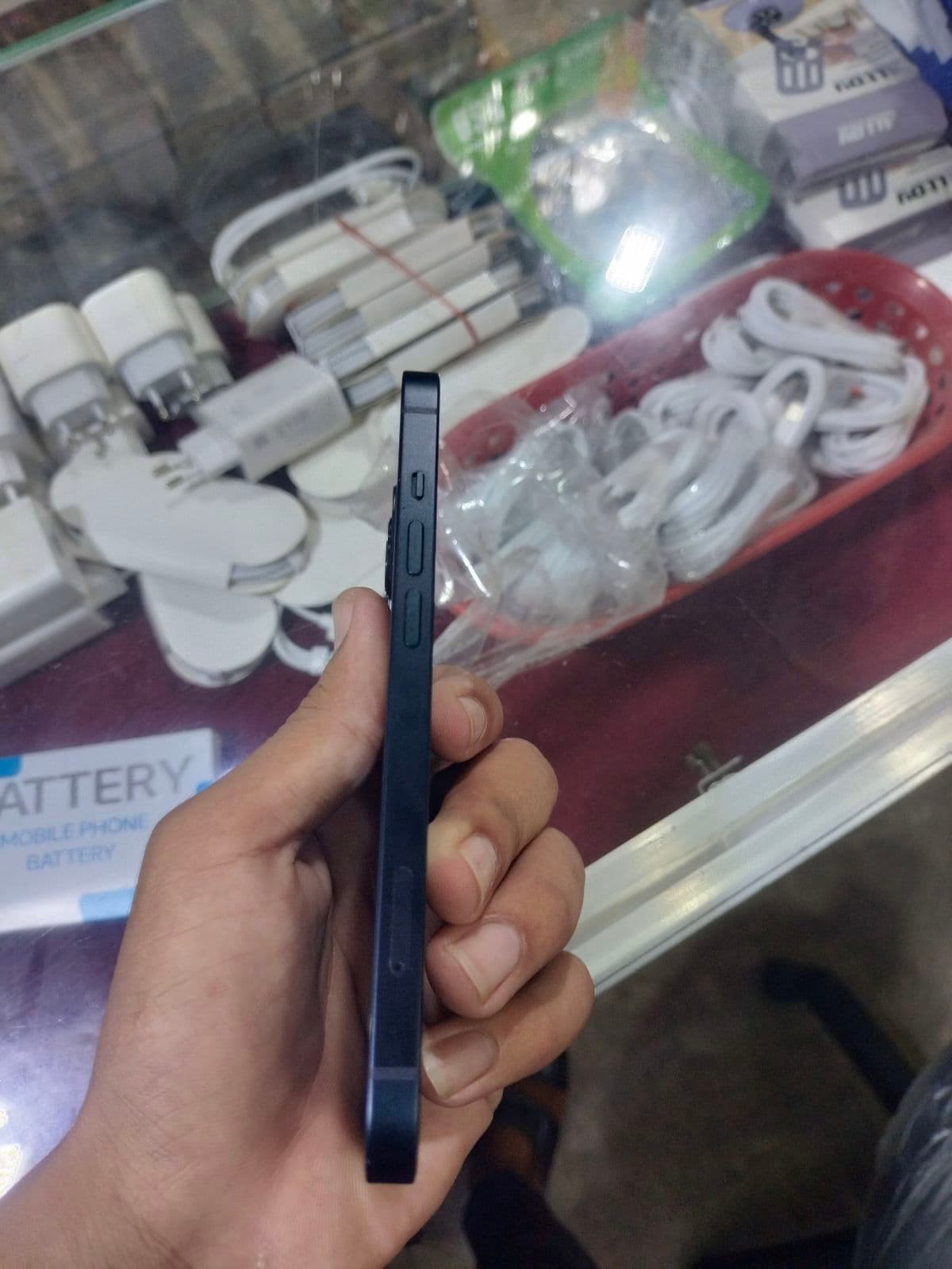 Apple iPhone 13 128GB in Blue — photo 2