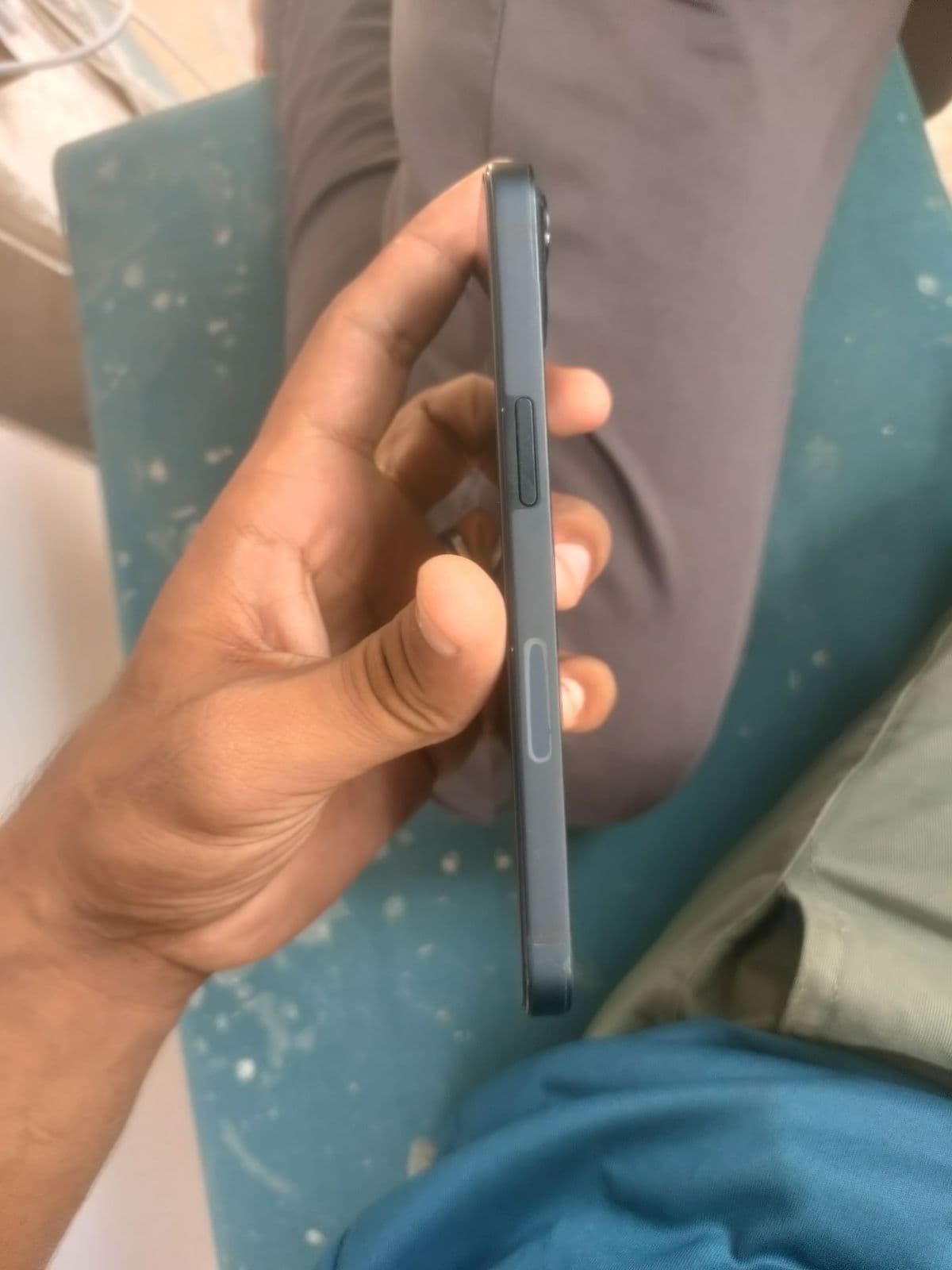 Apple iPhone 13 128GB in Blue — photo 2