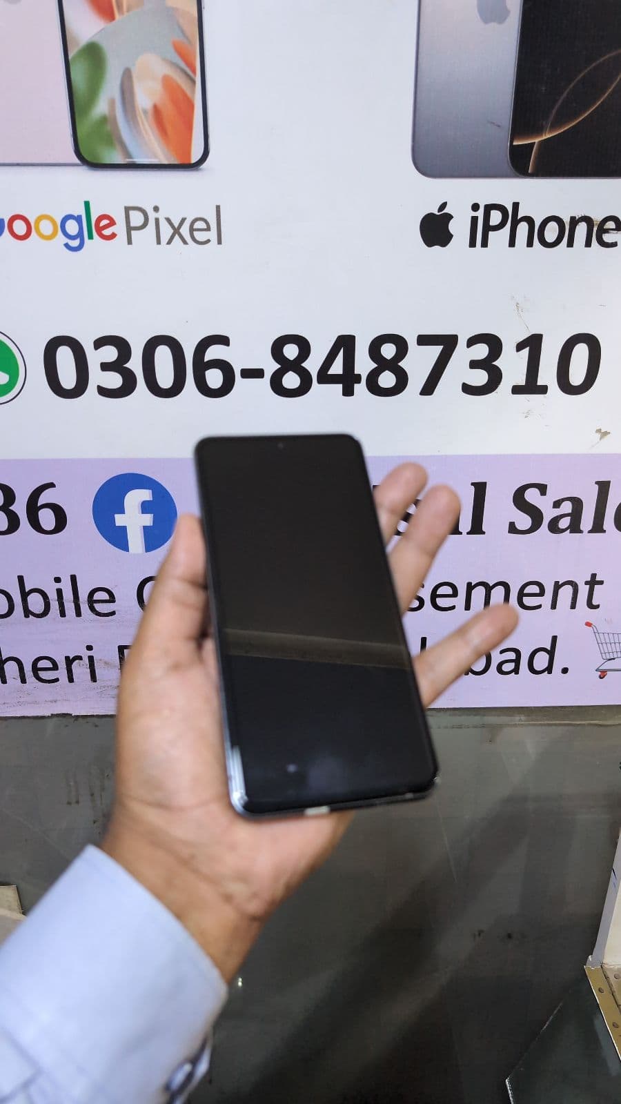 Google Pixel 8 Pro 12GB / 128GB in Obsidian — photo 2
