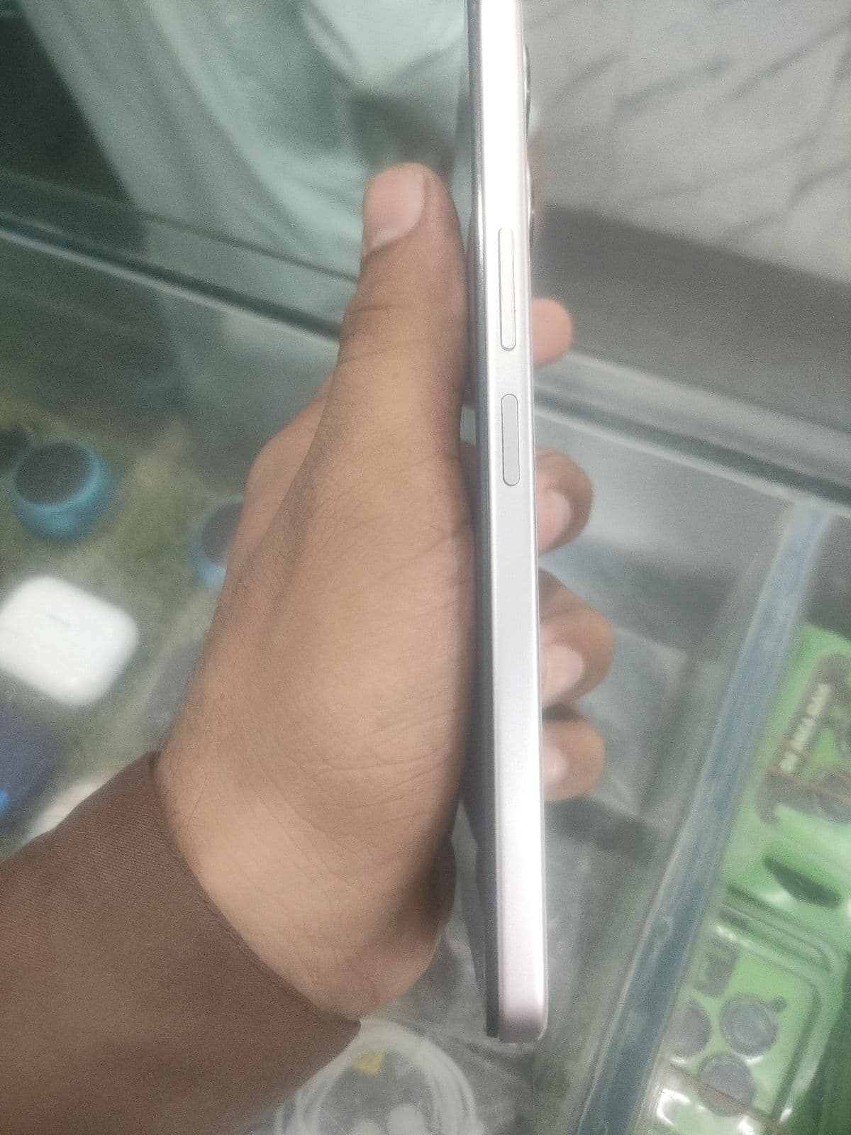 Vivo Y05 4GB / 64GB in Summit Platinum — photo 4