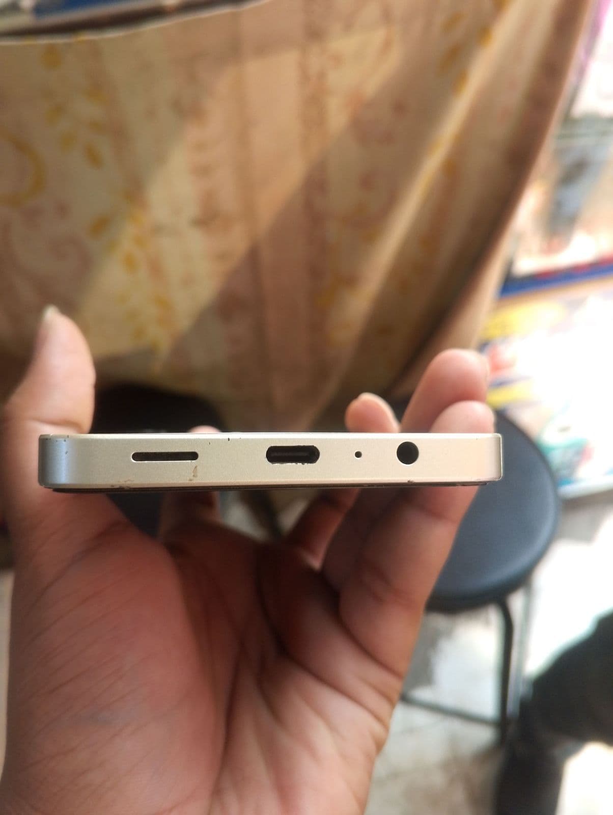 Samsung Galaxy A06 4GB / 64GB in Gold — photo 3