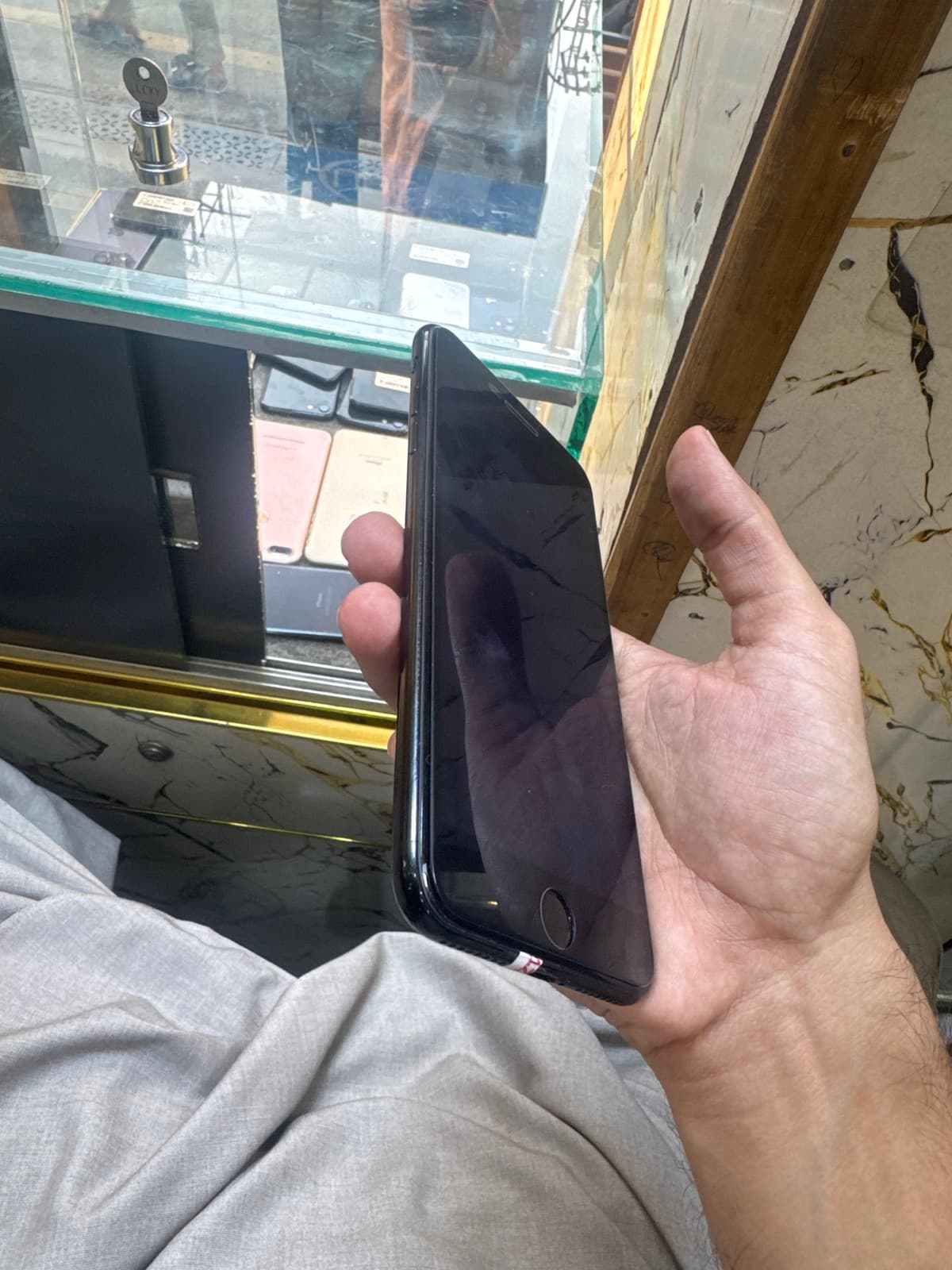 Apple iPhone 7 Plus 128GB in Jet Black — photo 2