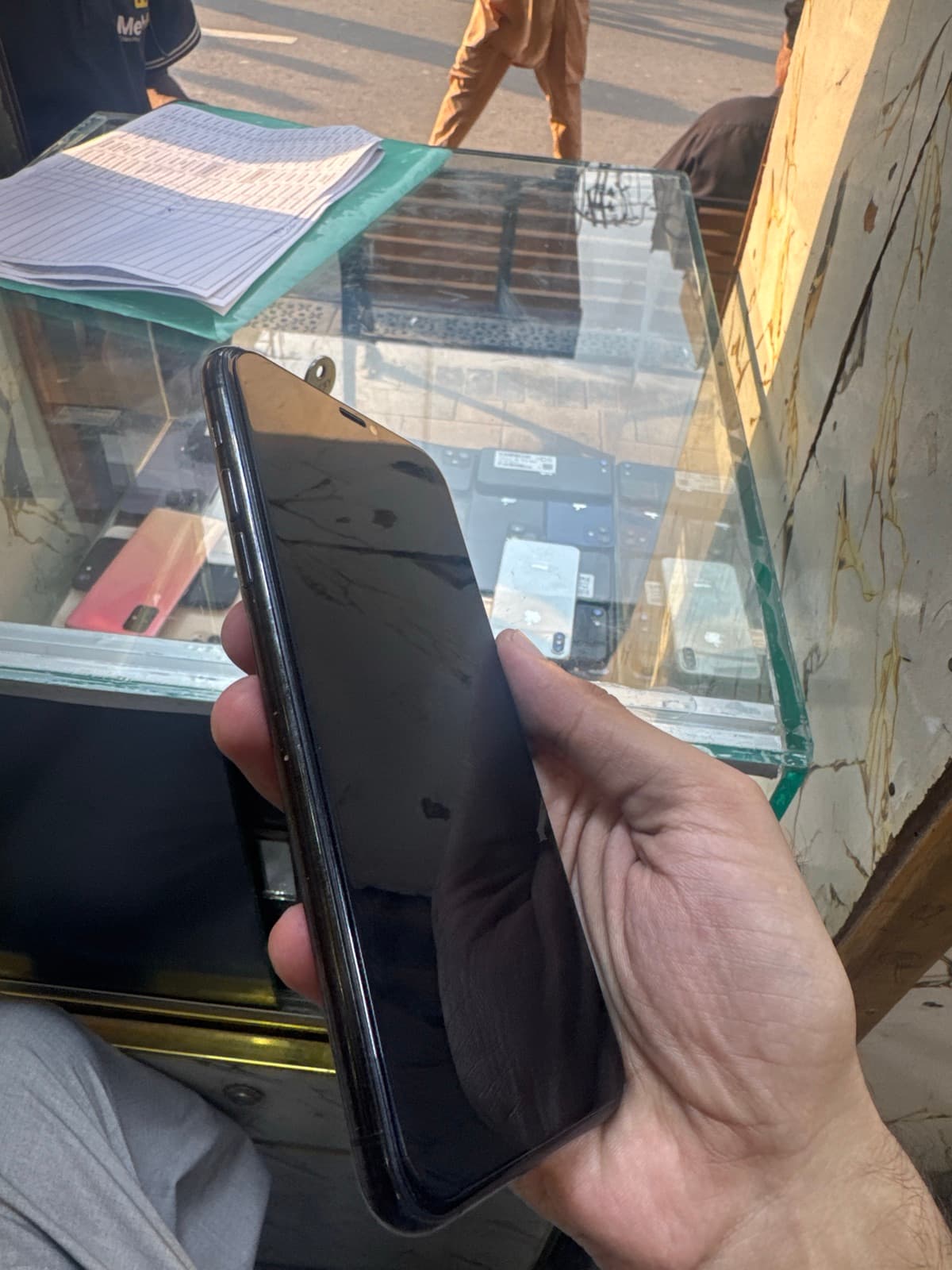 Apple iPhone 11 Pro Max 256GB in Space Gray — photo 2
