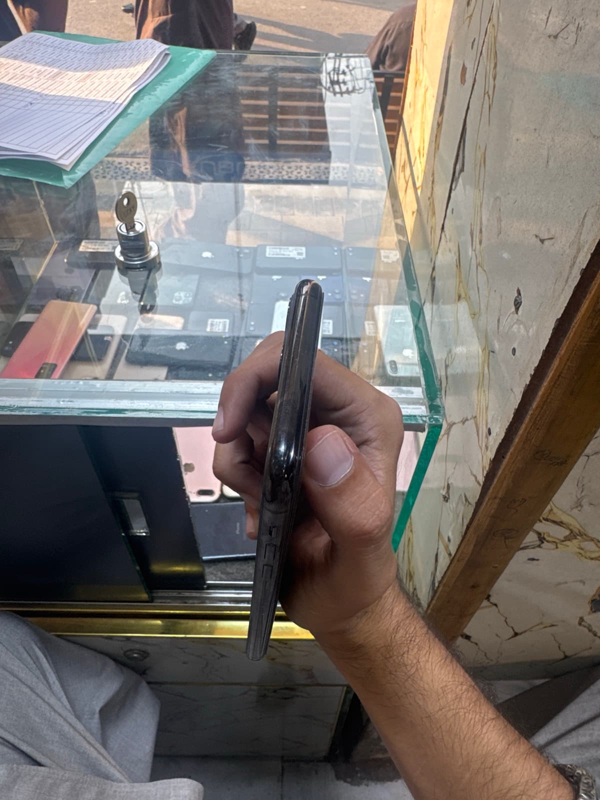 Apple iPhone 11 Pro Max 256GB in Space Gray — photo 3