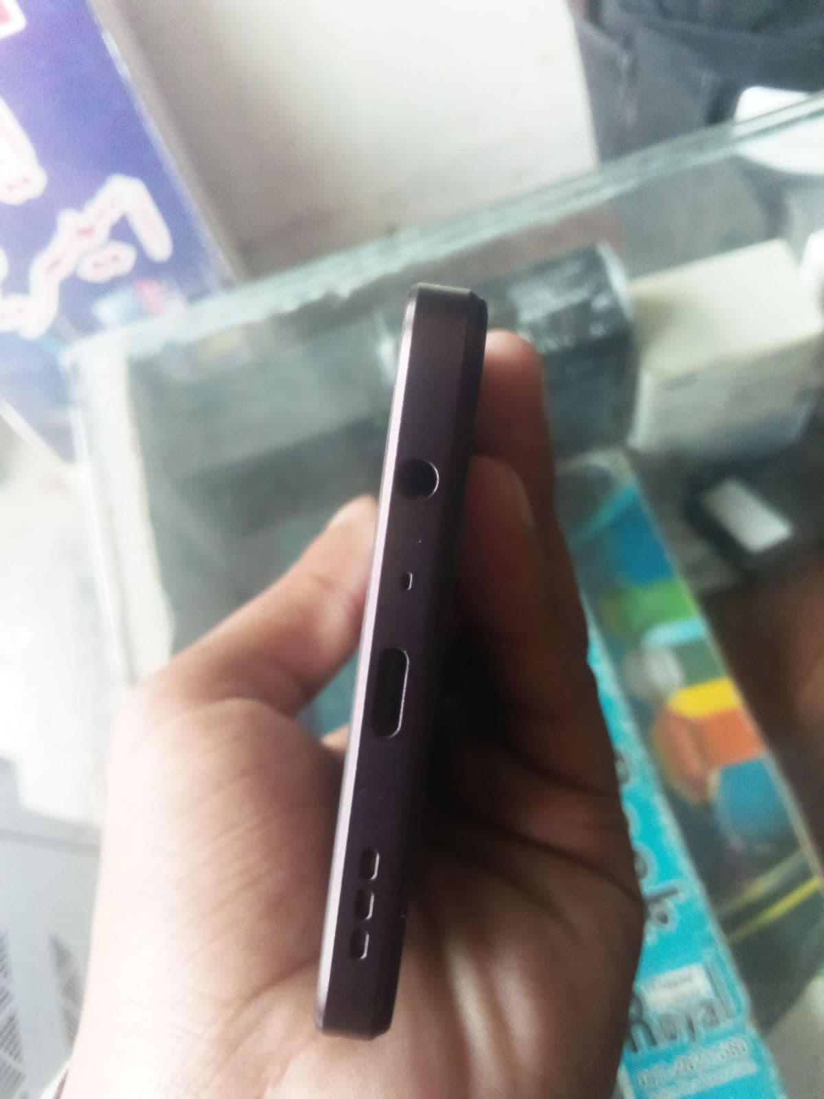 Oppo A5i 4GB / 128GB in Titanium Purple — photo 4