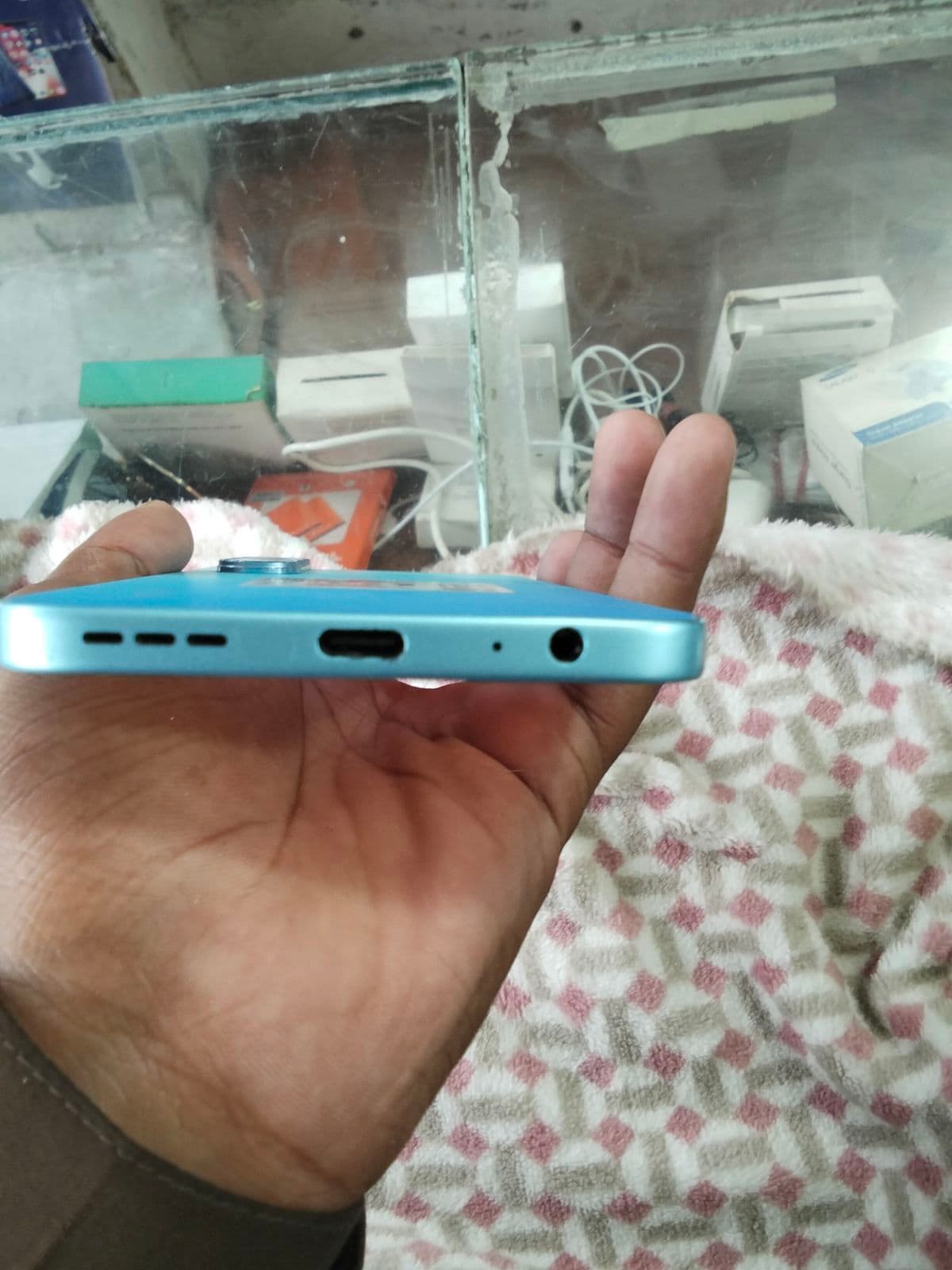 Infinix Hot 60 Pro 8GB / 128GB in Sapphire Blue — photo 3