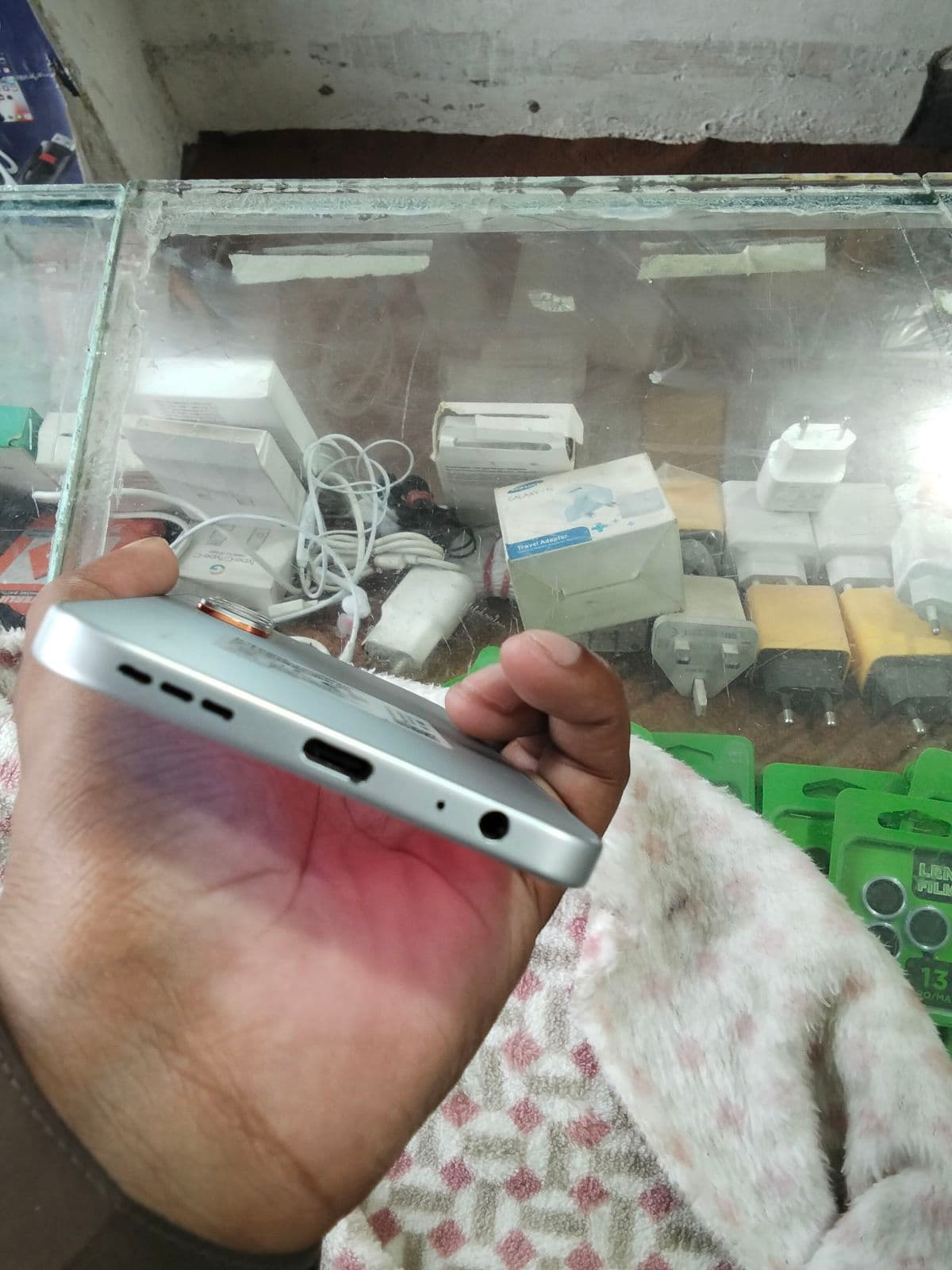 Infinix Note 60 Pro 8GB / 128GB in Frost Silver — photo 4