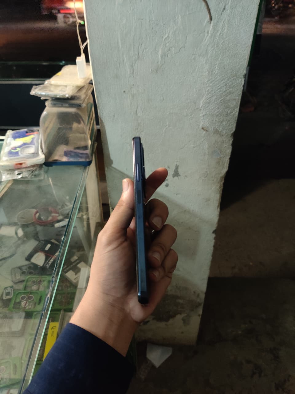 Infinix Hot 40i 8GB / 128GB in Palm Blue — photo 3