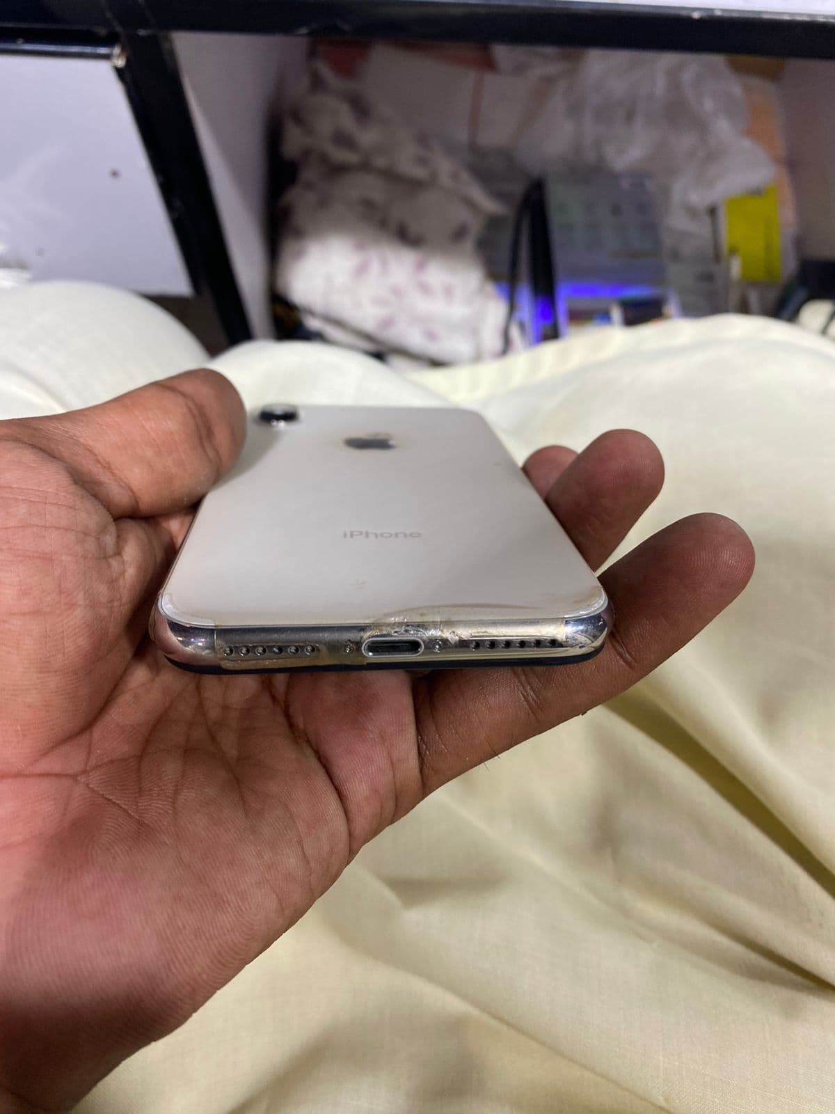 Apple iPhone X 64GB in Silver — photo 3