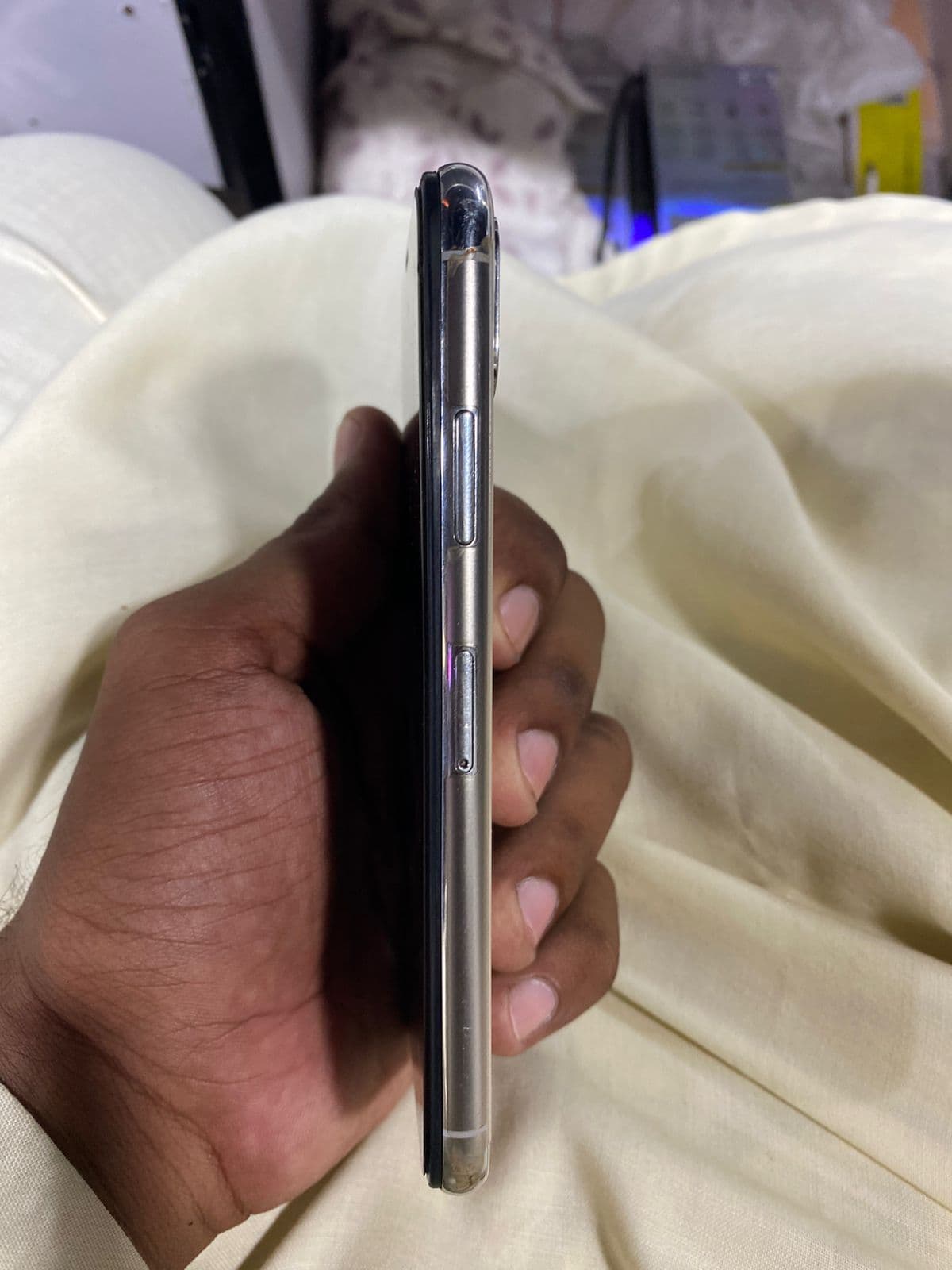 Apple iPhone X 64GB in Silver — photo 4