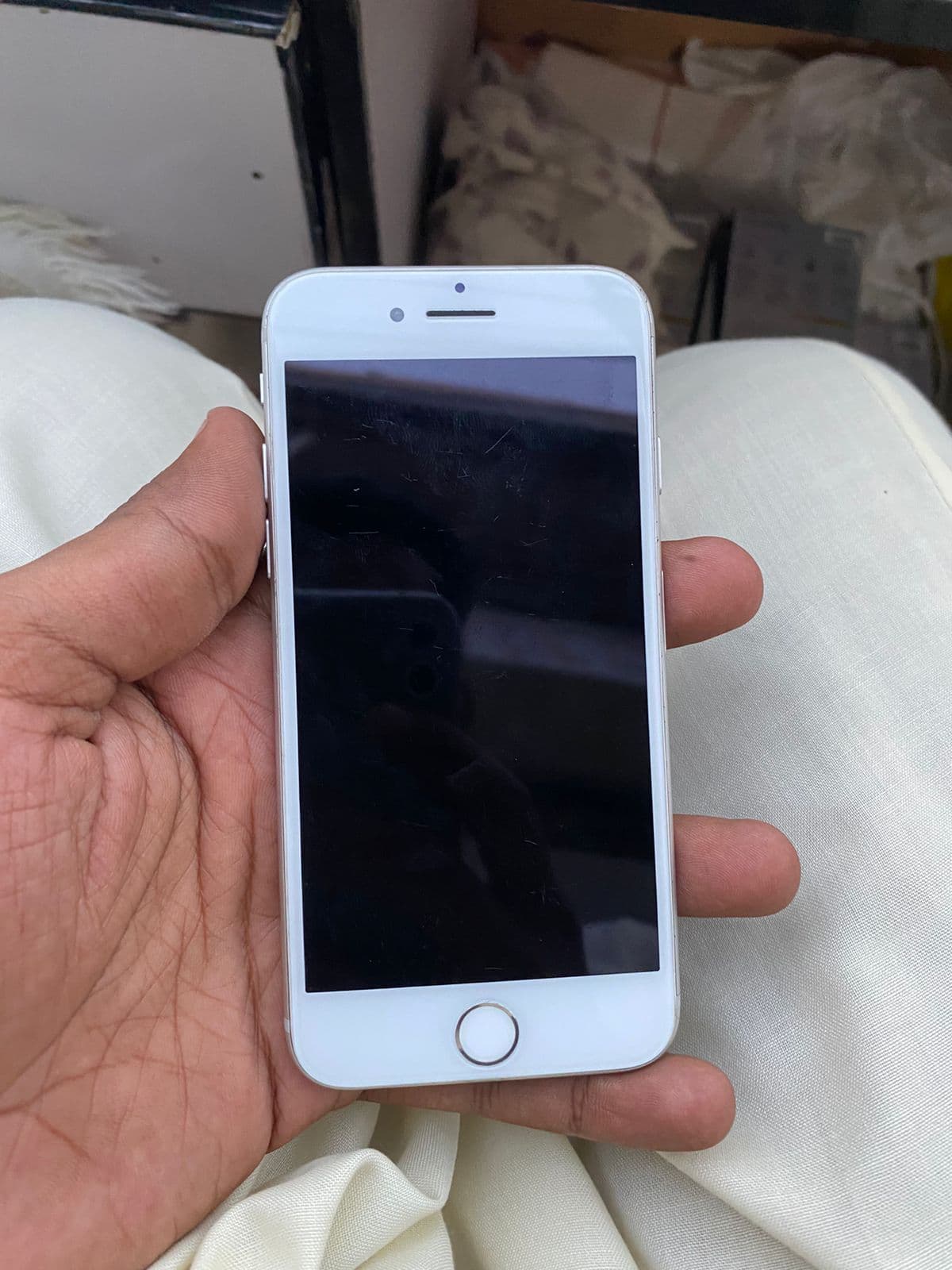 Apple iPhone 7 32GB in Silver — photo 2