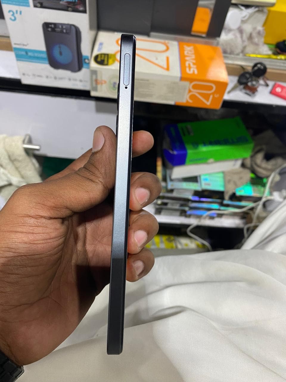 Realme Note 60x 4GB / 128GB in Marble Black — photo 2