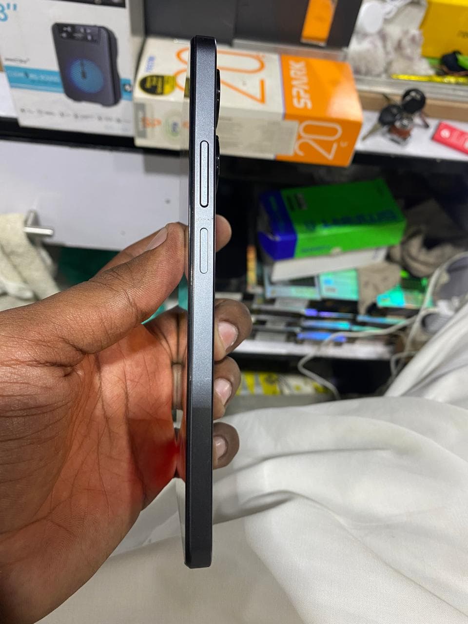 Realme Note 60x 4GB / 128GB in Marble Black — photo 4