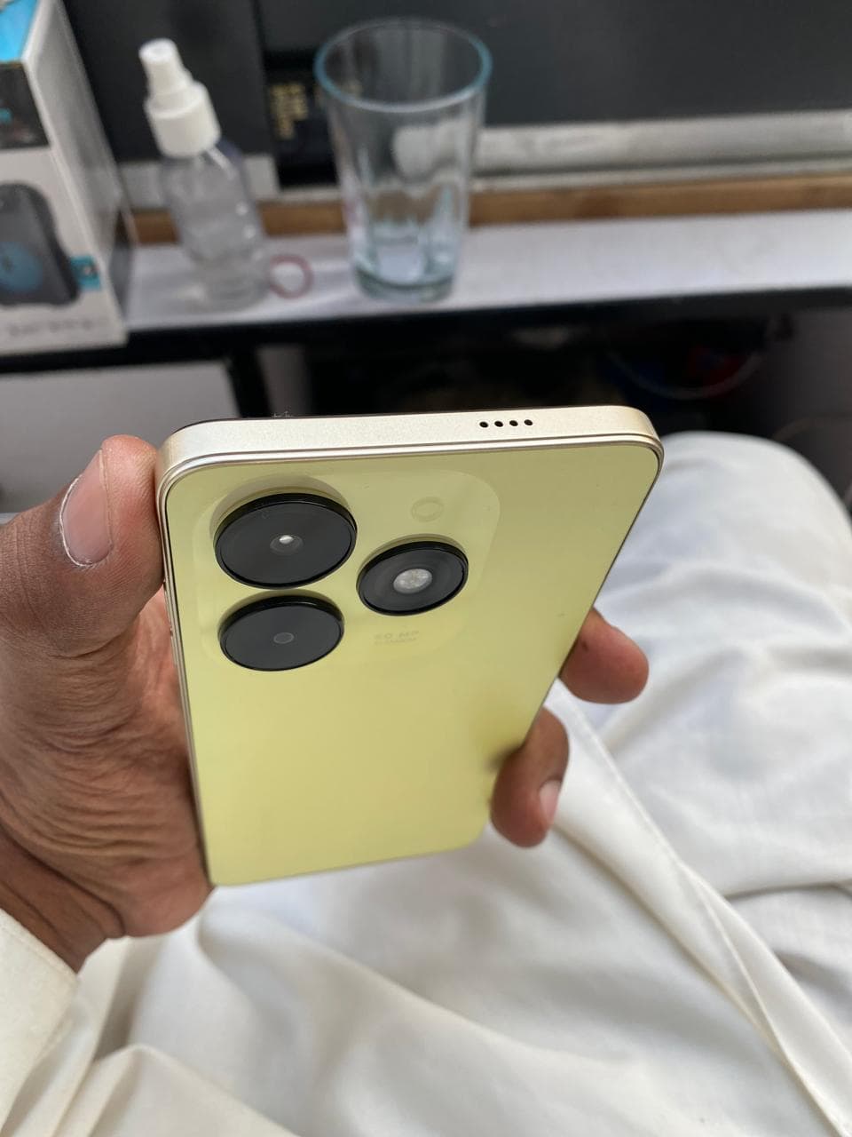 Tecno Spark 20C 4GB / 128GB in Frosty Ivory — photo 2