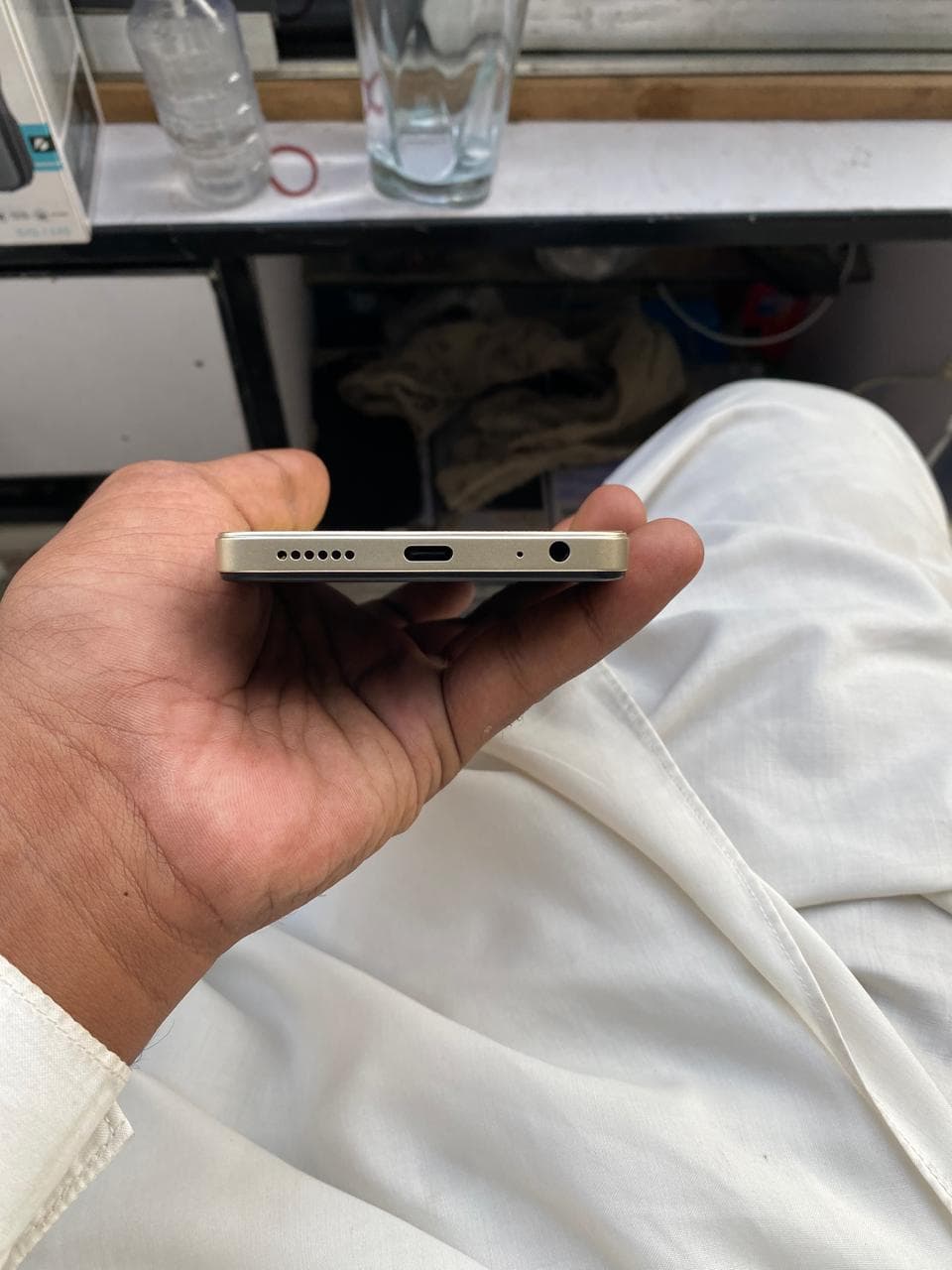Tecno Spark 20C 4GB / 128GB in Frosty Ivory — photo 4