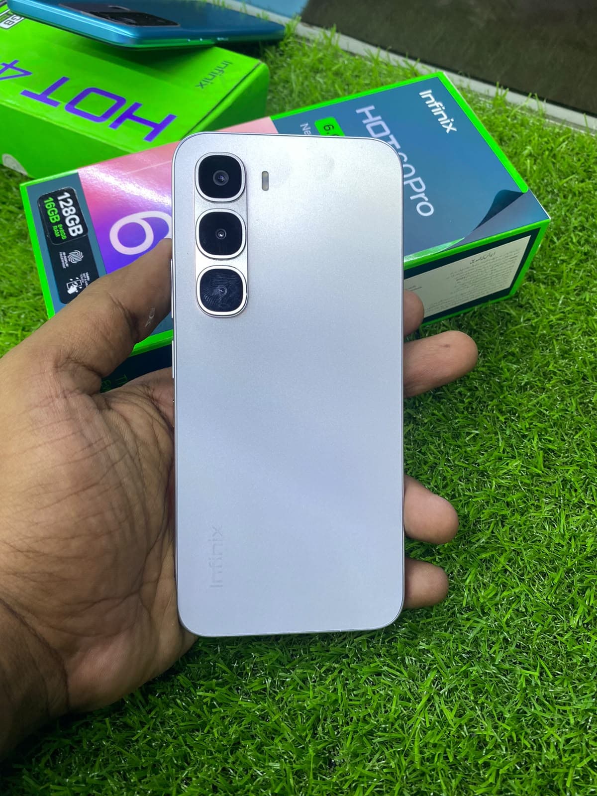 Infinix Hot 60 Pro · 8GB / 128GB