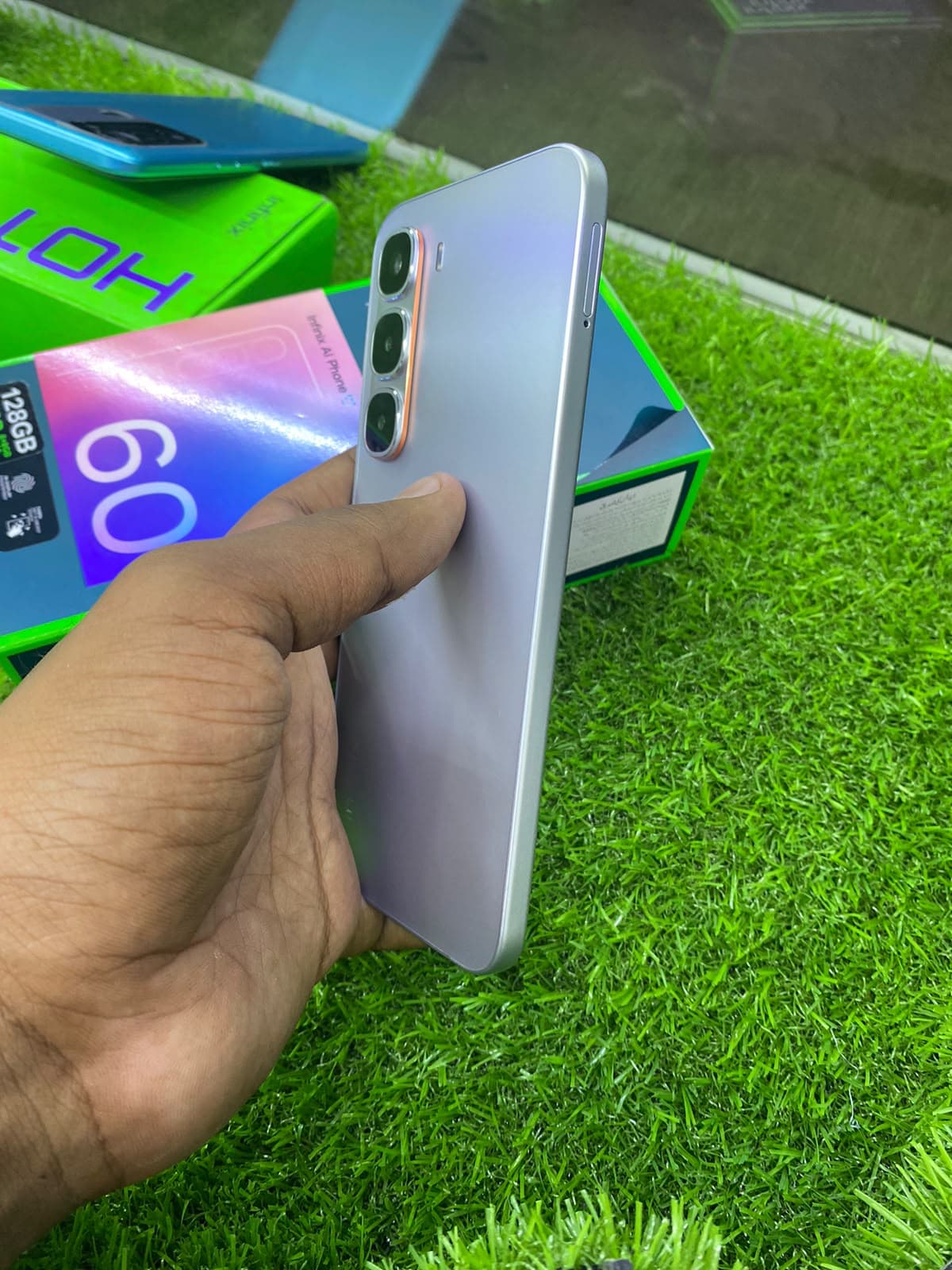 Infinix Hot 60 Pro 8GB / 128GB in Titanium Silver — photo 2