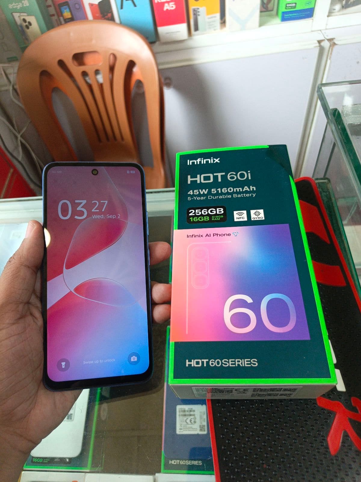 Infinix Hot 60i 8GB / 256GB in Shadow Blue — photo 2