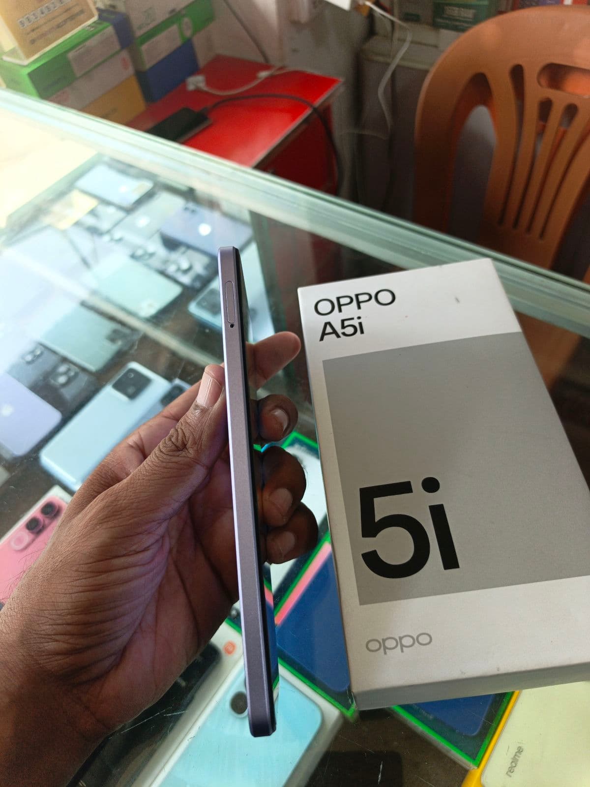 Oppo A5i 4GB / 64GB in Titanium Purple — photo 4