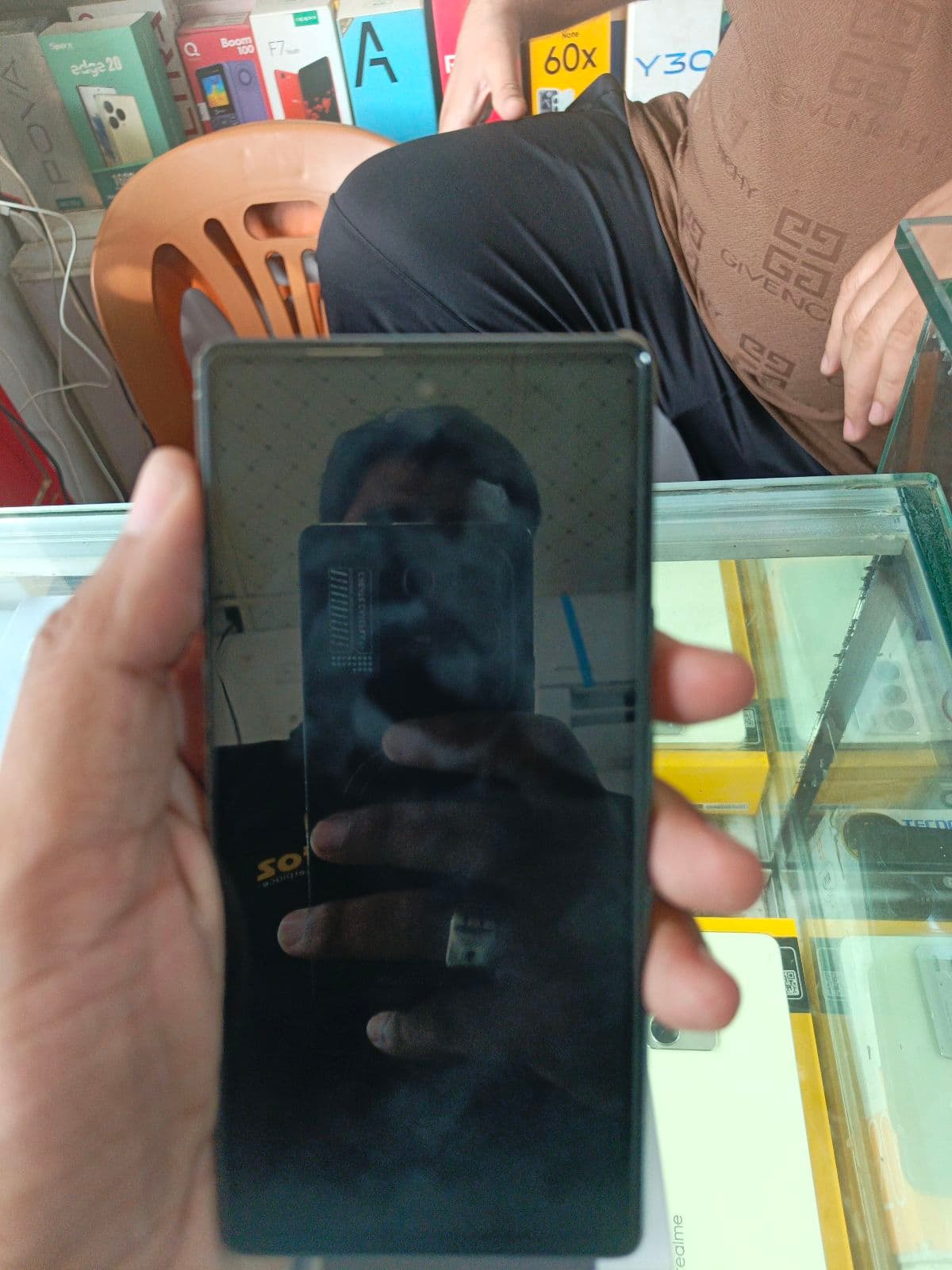 Google Pixel 7a 8GB / 128GB in Charcoal — photo 2