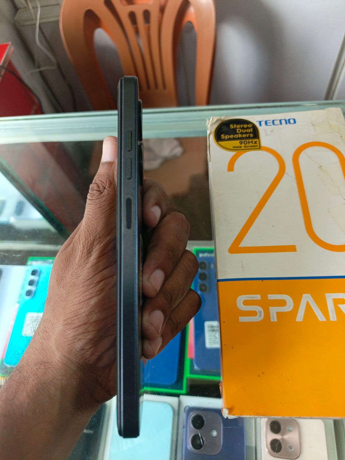 Tecno Spark 20C 4GB / 128GB in Moonlit Black — photo 3