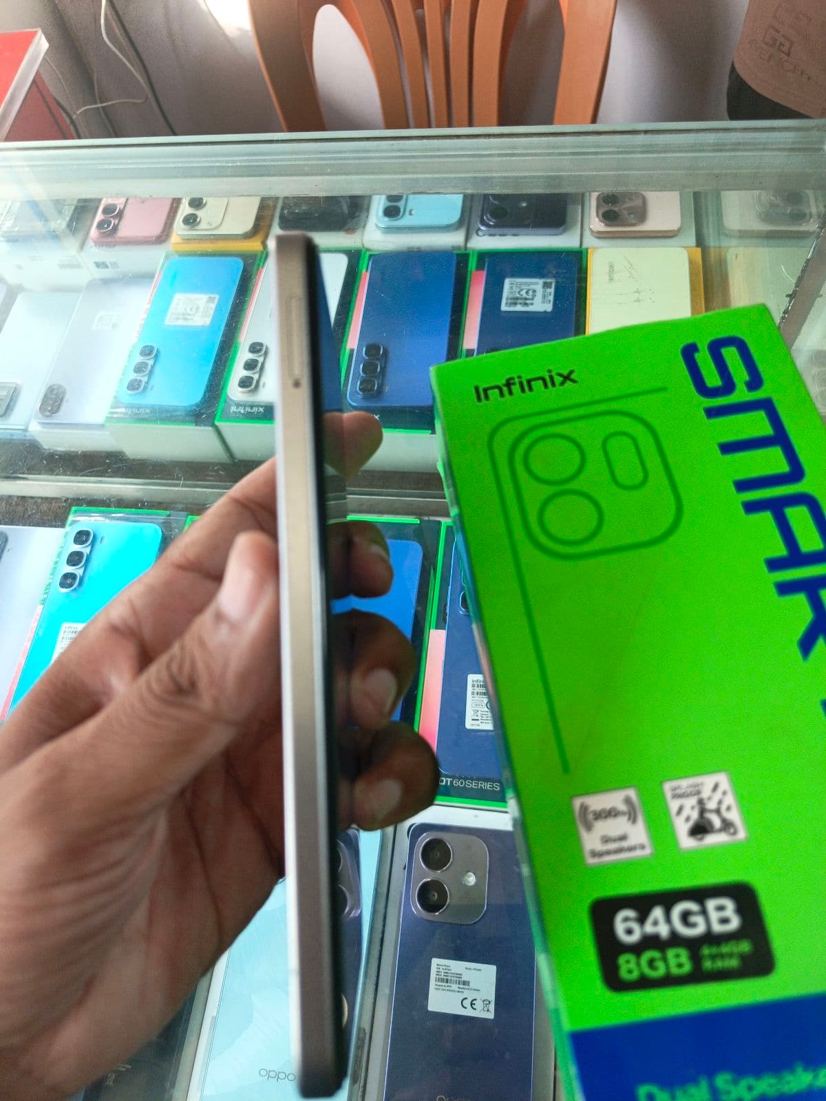 Infinix Smart 9 HD 4GB / 64GB in Neo Titanium — photo 3