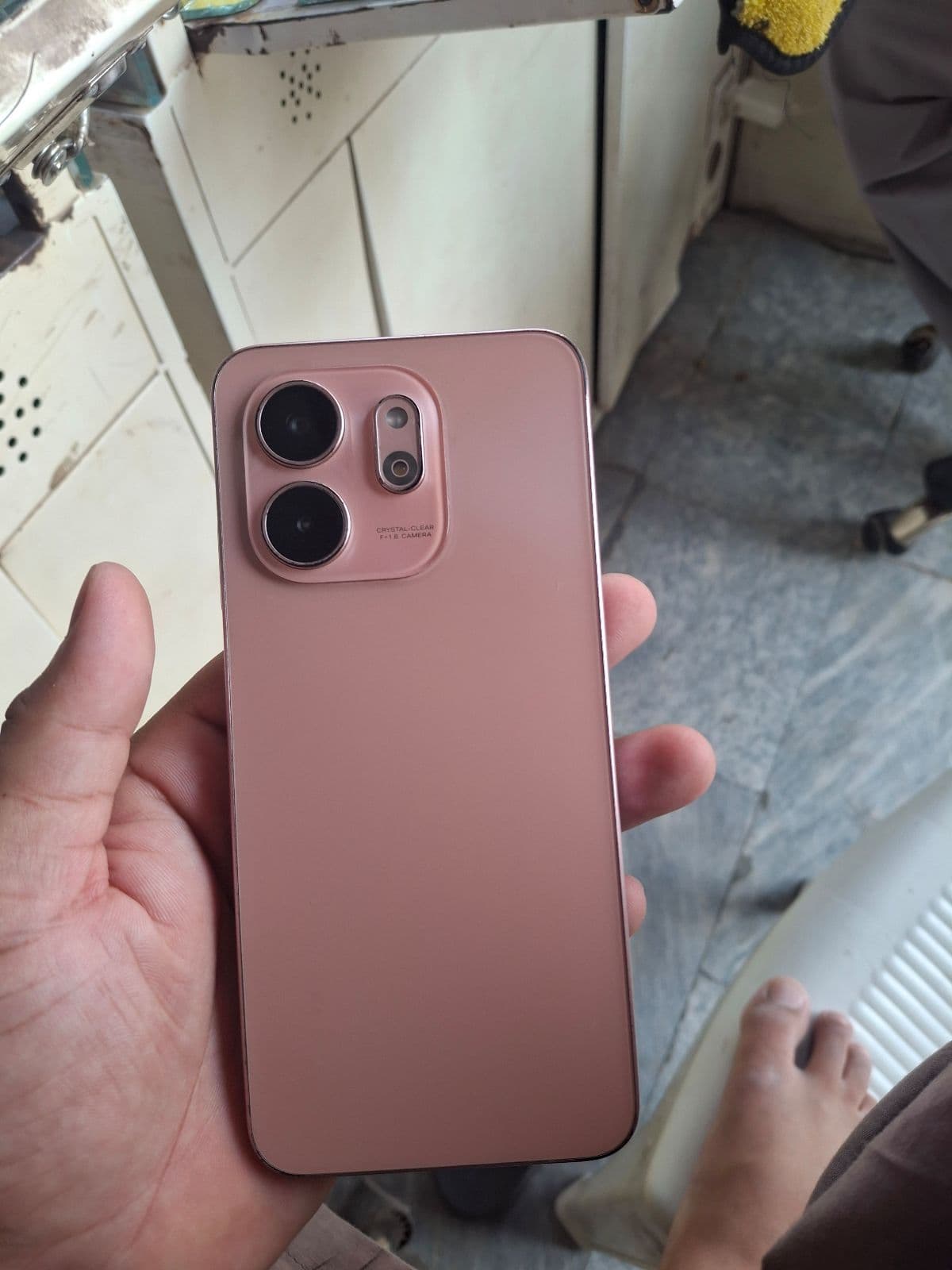 Infinix Smart 9 HD 4GB / 64GB in Coral Gold — photo 2