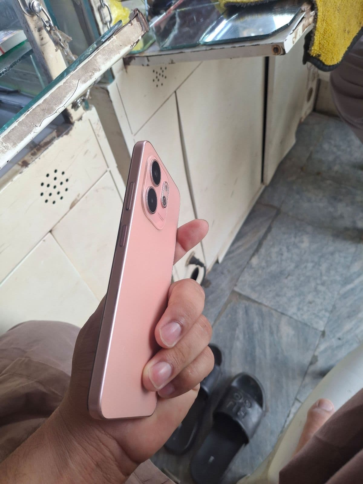 Infinix Smart 9 HD 4GB / 64GB in Coral Gold — photo 3