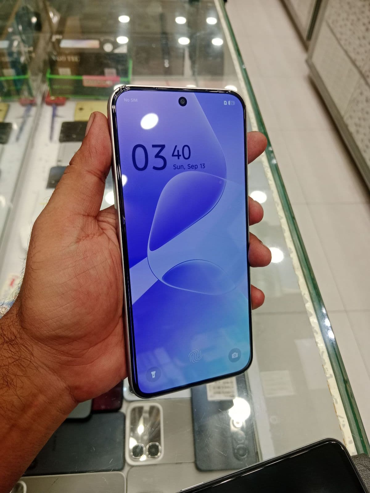 Infinix Hot 60 Pro 8GB / 128GB in Titanium Silver — photo 2