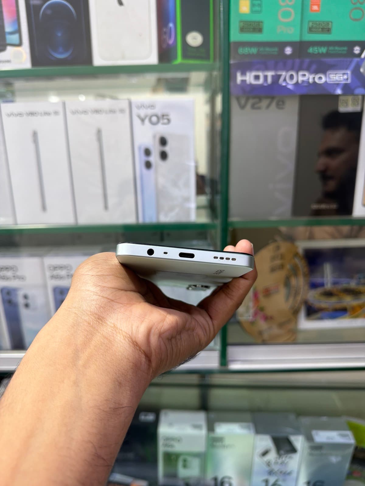 Realme Note 60 4GB / 128GB in Voyage Blue — photo 3