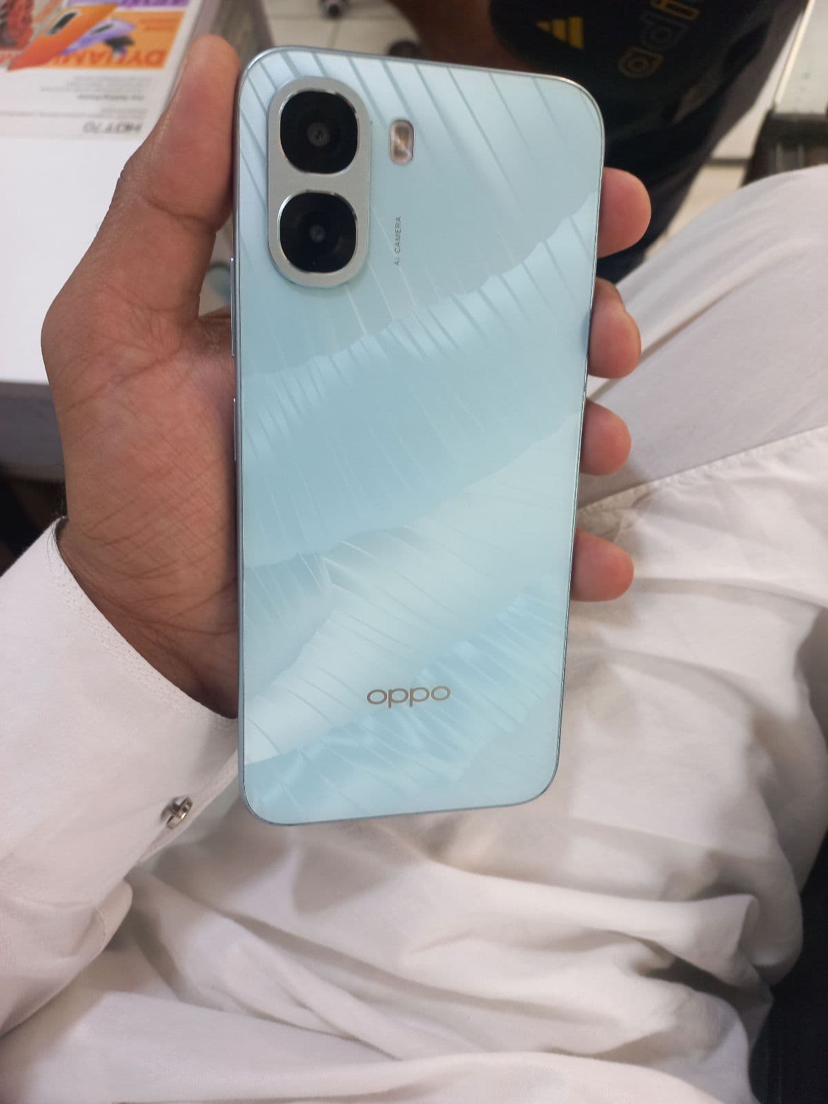 Oppo A6x 4GB / 128GB in Ice Blue — photo 2