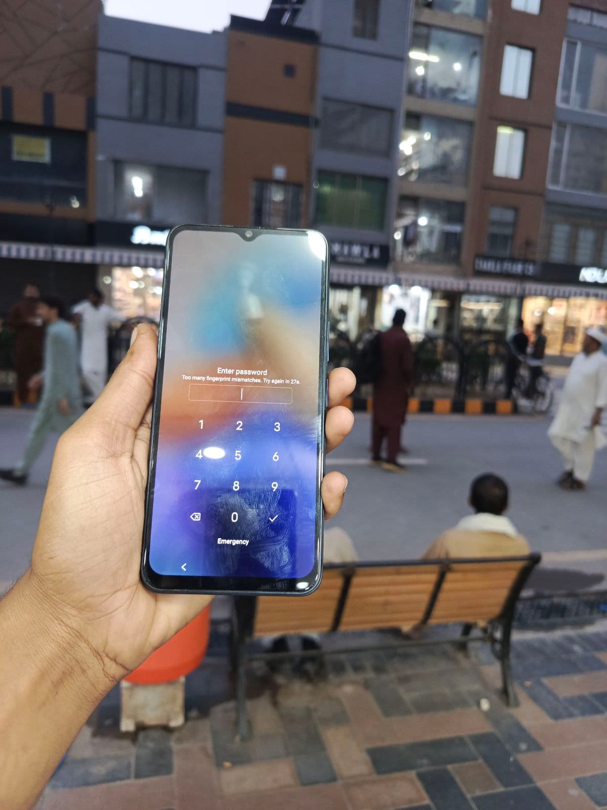 vivo Y35 8GB/128GB in Agate Black — photo 2