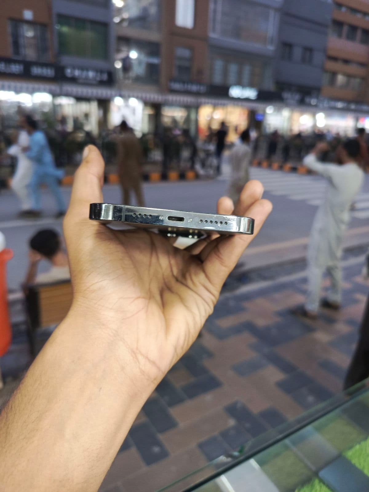 Apple iPhone 13 Pro Max 256GB in Graphite — photo 3