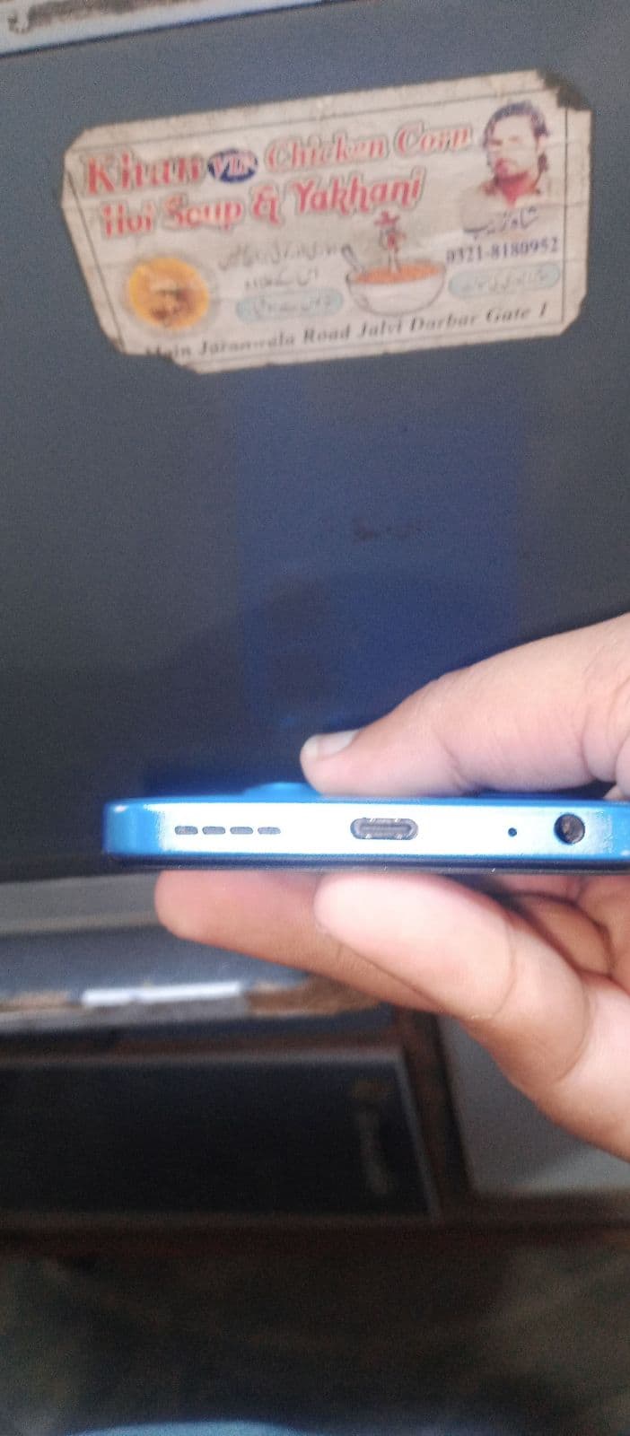 Infinix Smart 10 4GB / 64GB in Iris Blue — photo 5