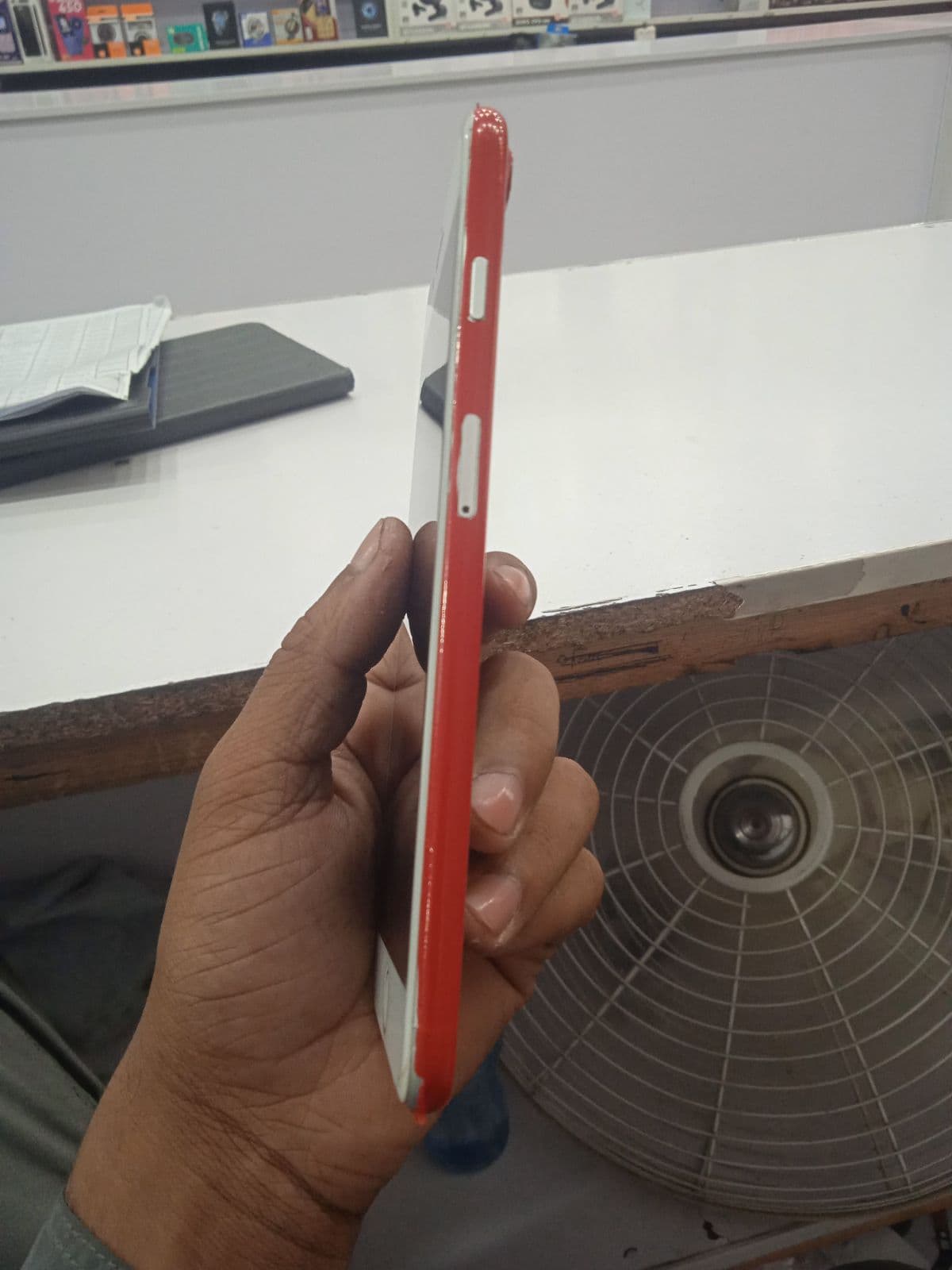 Apple iPhone 7 Plus 128GB in (PRODUCT)RED — photo 4