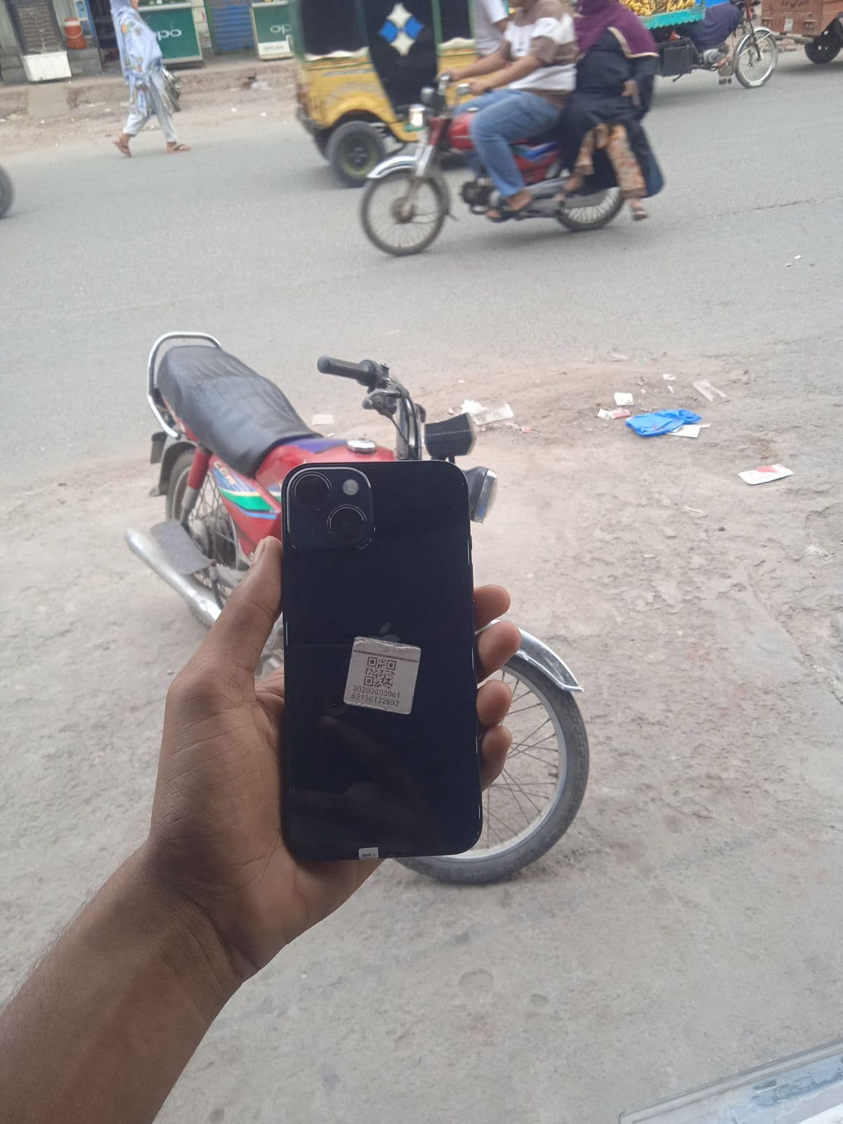 iPhone 14 · 128GB